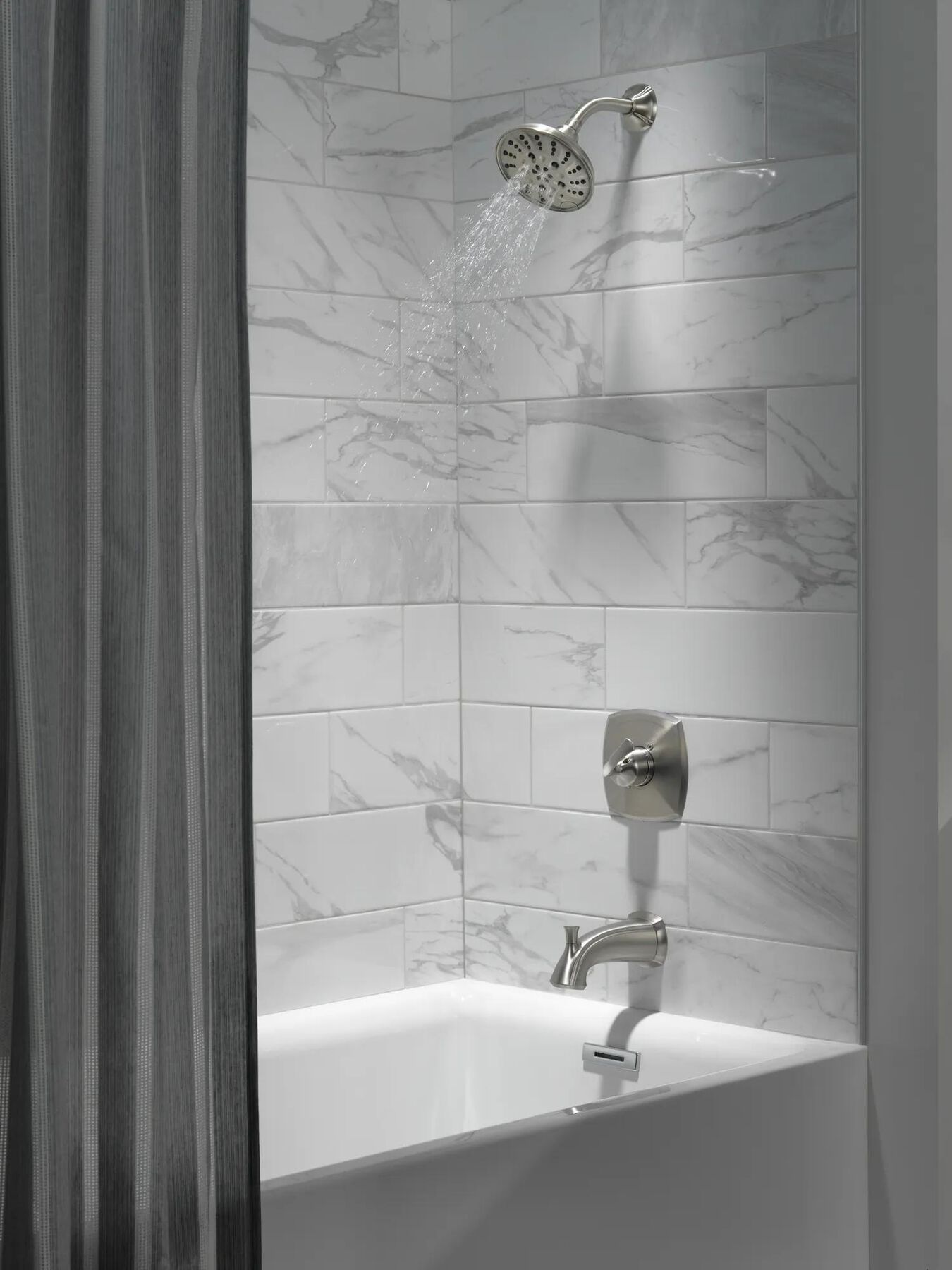 Monitor&reg; 14 Series Tub and Shower (Recertified)