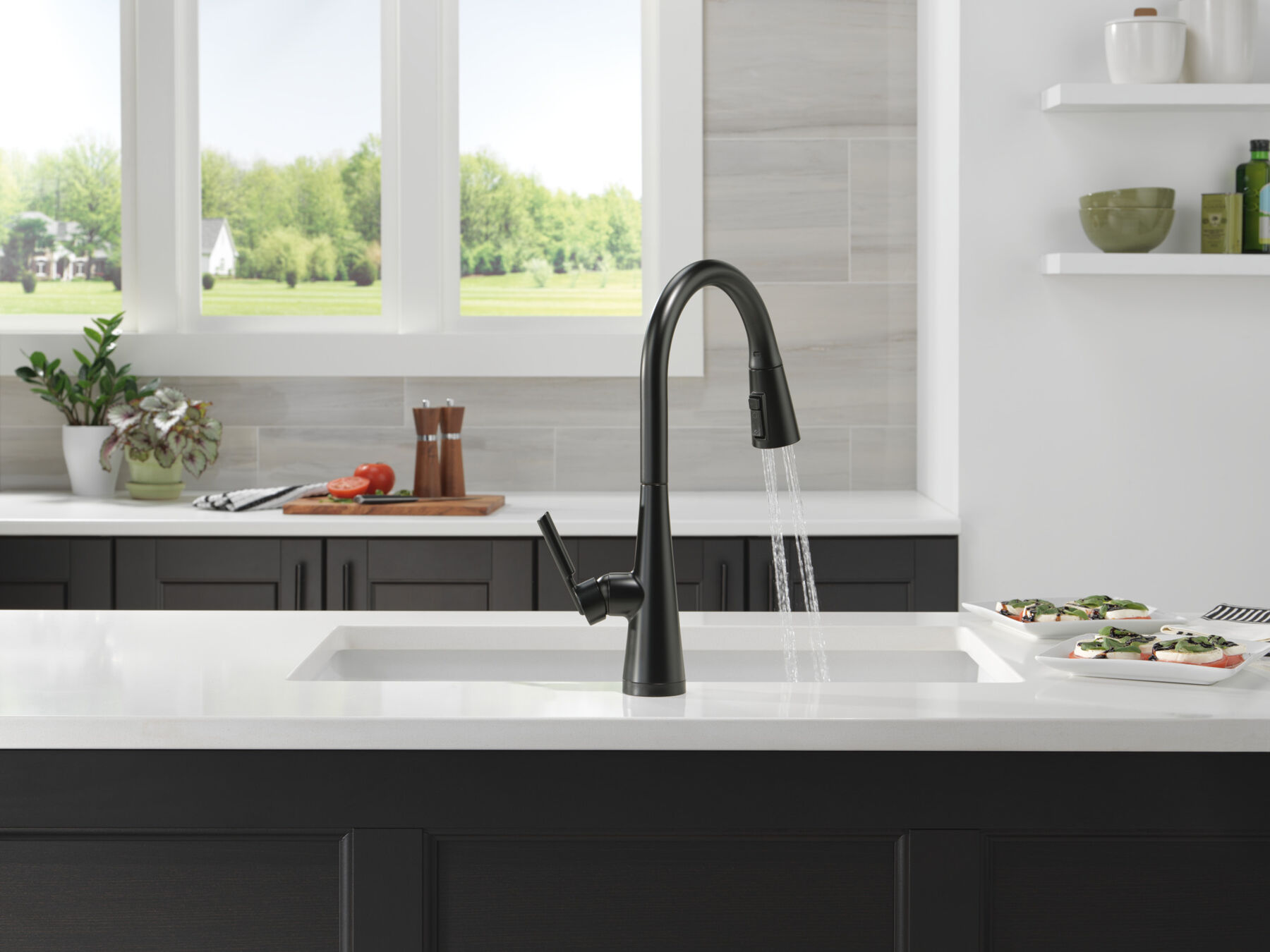 Single Handle Pull-Down Kitchen Faucet with Touch<sub>2</sub>O&reg; and ShieldSpray&reg; Technologies