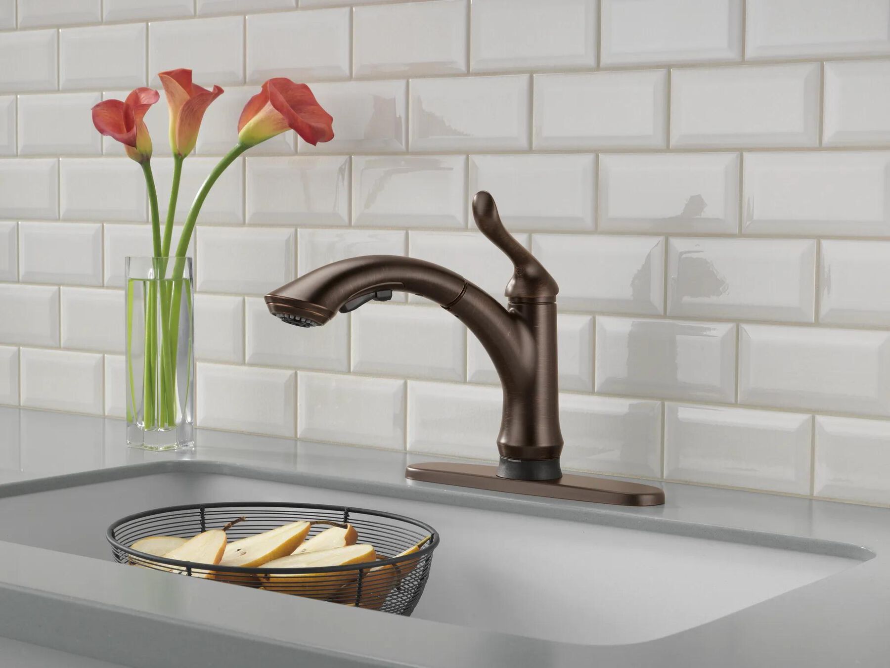 Single Handle Pull-Out Kitchen Faucet with Touch2O&reg; Technology