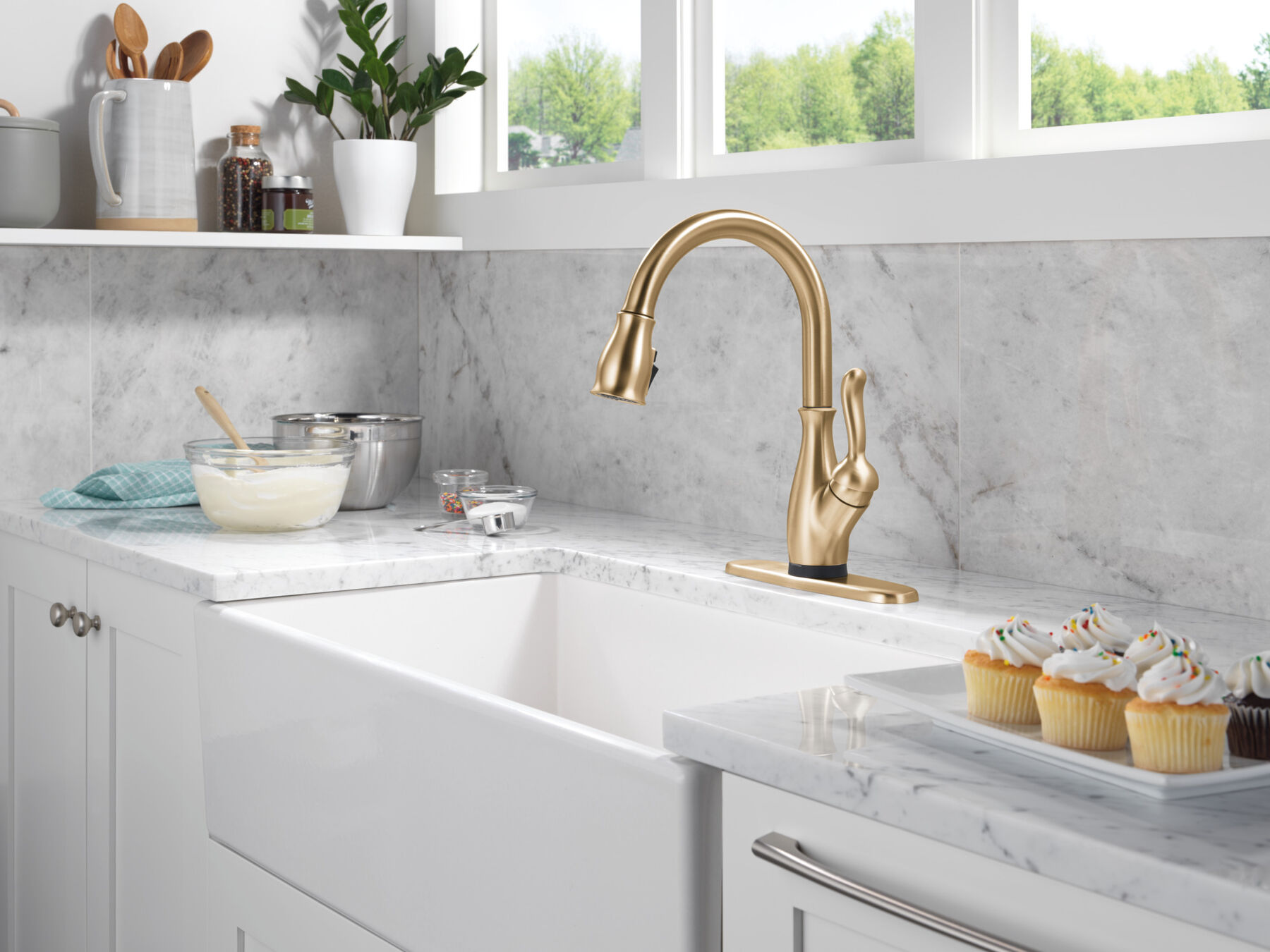 Touchless Pull-Down Kitchen with Soap Disp Bundle