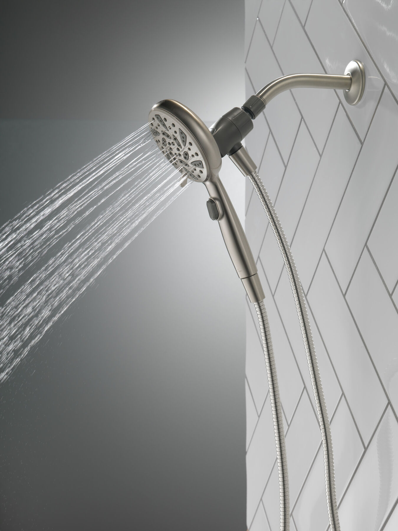 6-Setting SureDock&reg; Magnetic Hand Shower