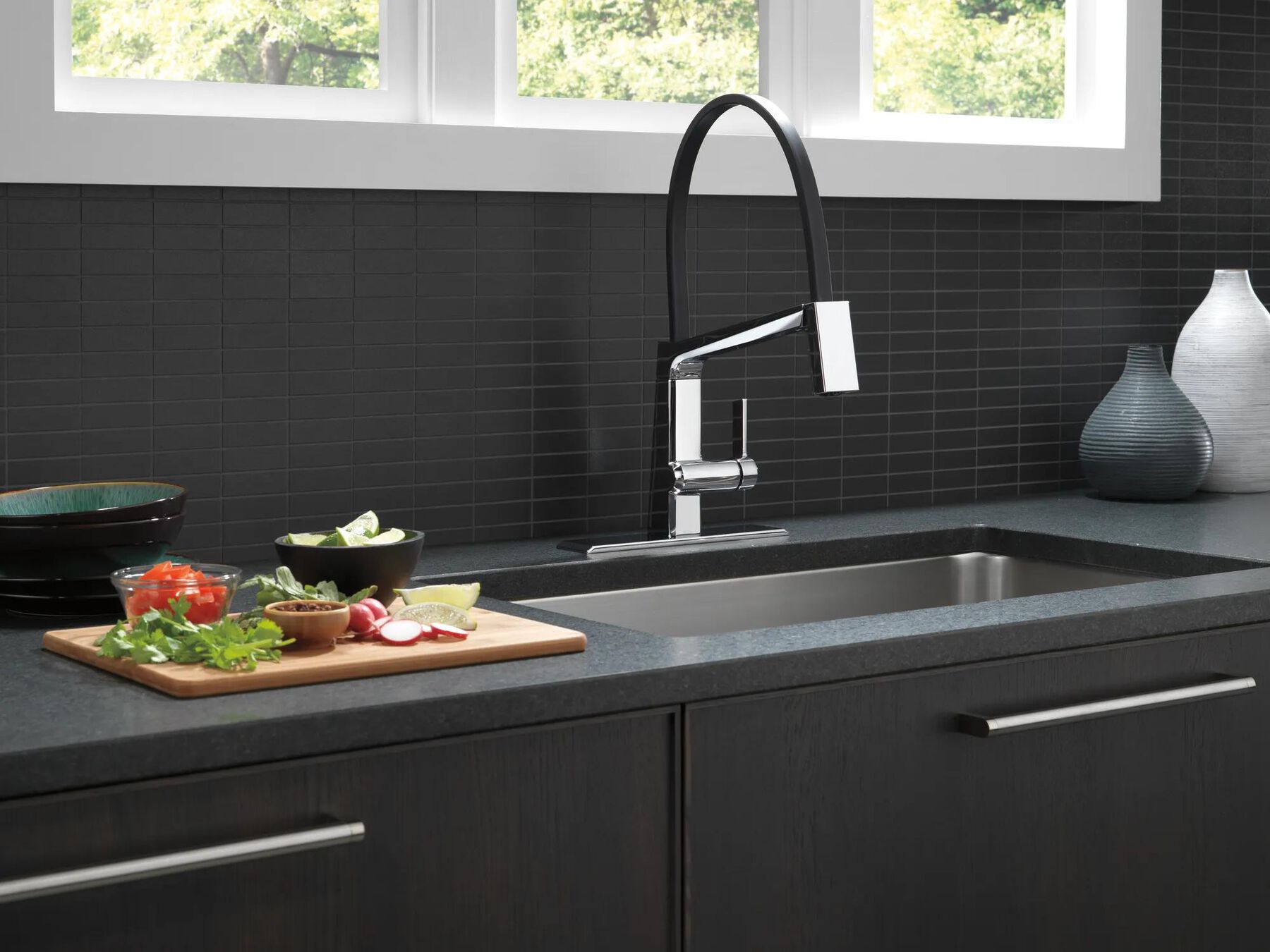 Single Handle Exposed Hose Kitchen Faucet