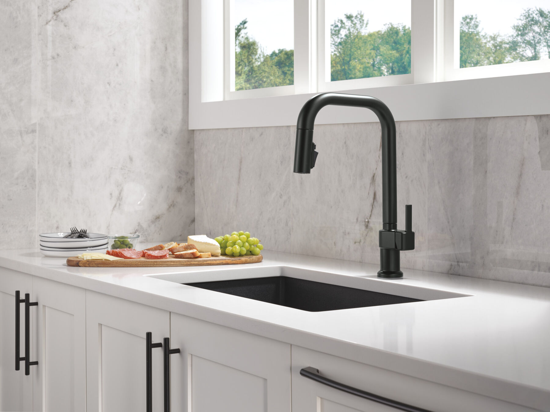 Single Handle Pull-Down Kitchen Faucet