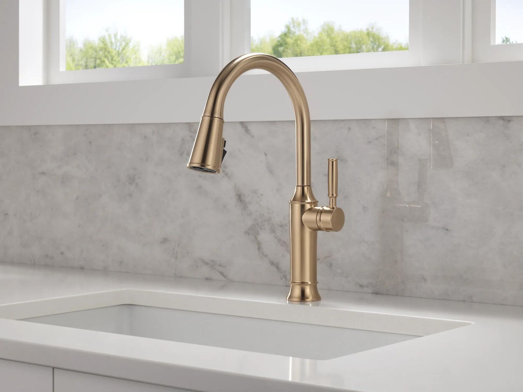 Single Handle Pull-Down Kitchen Faucet