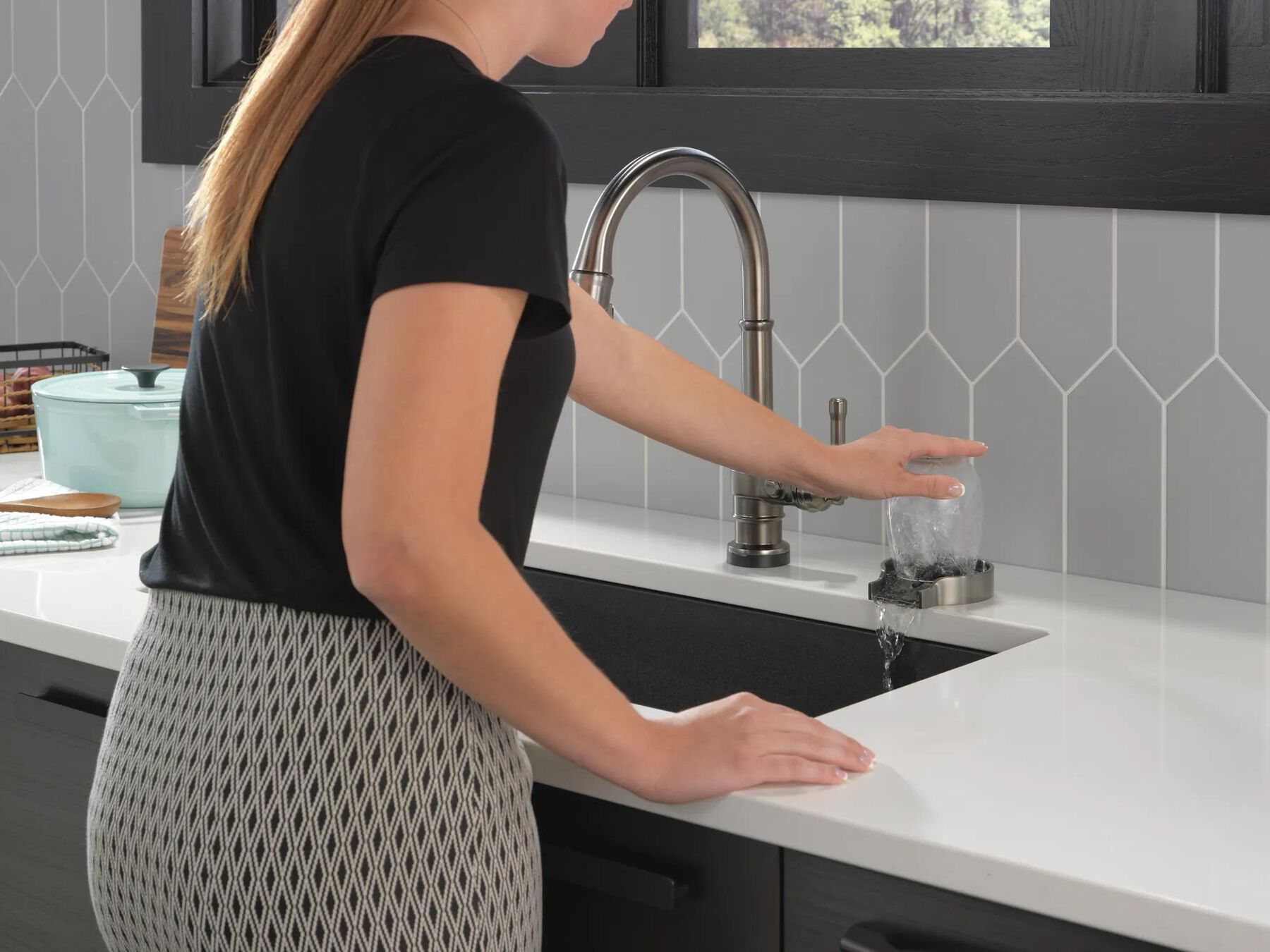 Single Handle Pull-Down Kitchen Faucet With Touch<sub>2</sub>O&reg;  Technology