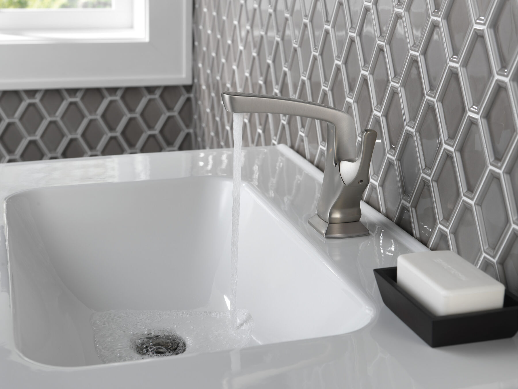 Single Handle Centerset Bathroom Faucet