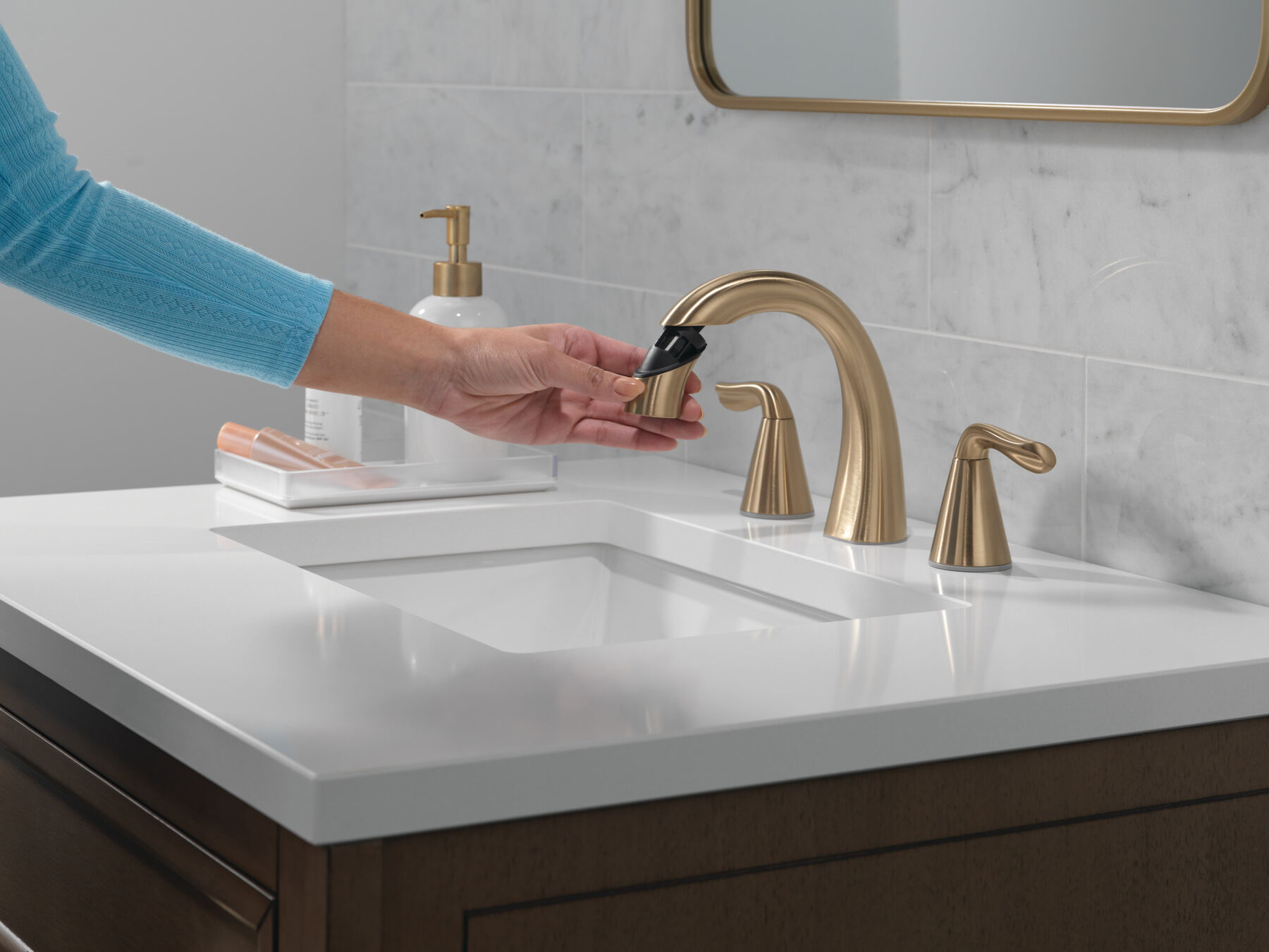 Two Handle Widespread Pull-Down Bathroom Faucet