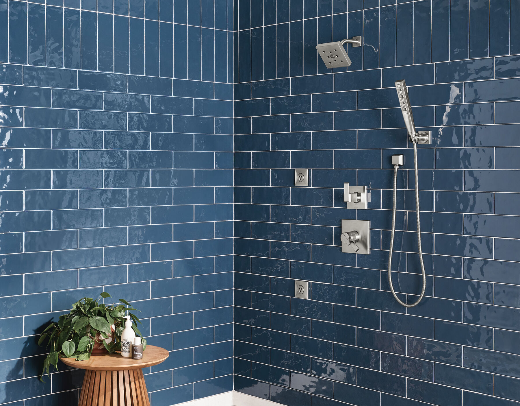 H<sub>2</sub>Okinetic&reg; 4-Setting Wall Mount Hand Shower