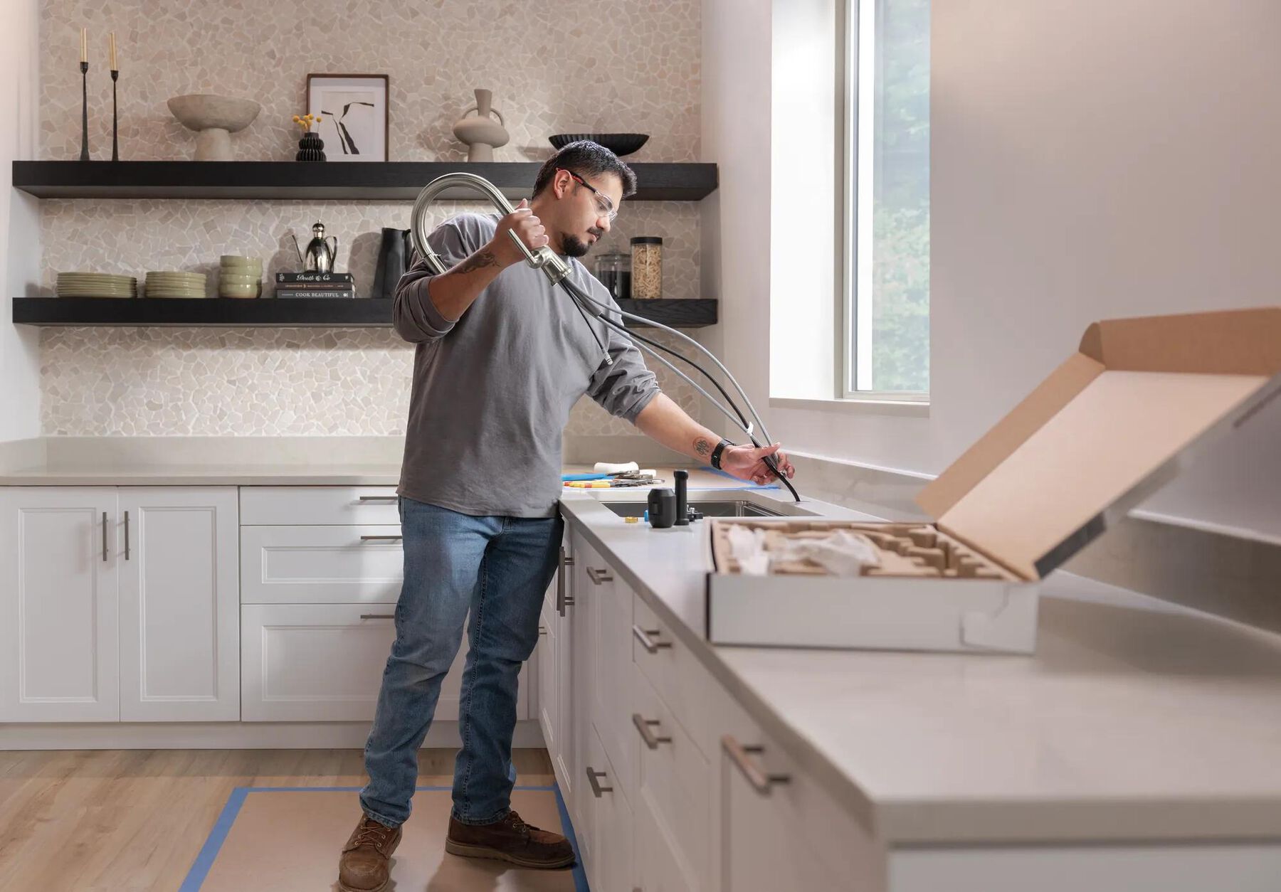 Single Handle Pull-Down Kitchen Faucet