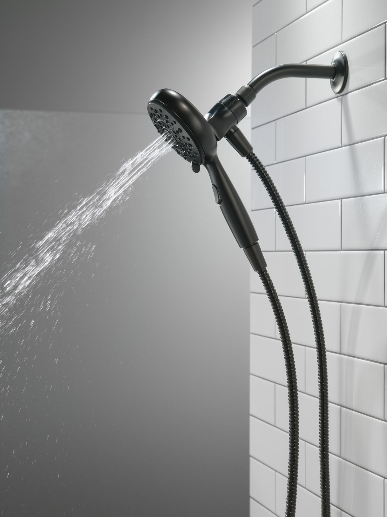 6-Setting SureDock&reg; Magnetic Hand Shower