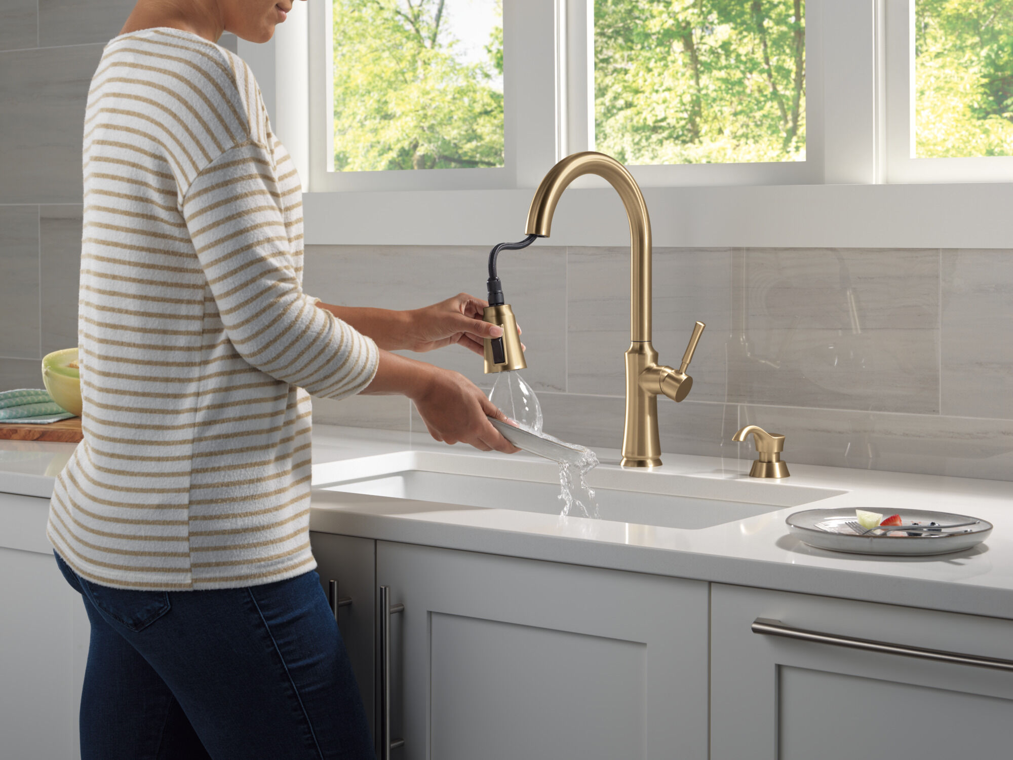 Single Handle Kitchen Pull-Down Faucet w/ Soap Dispenser in