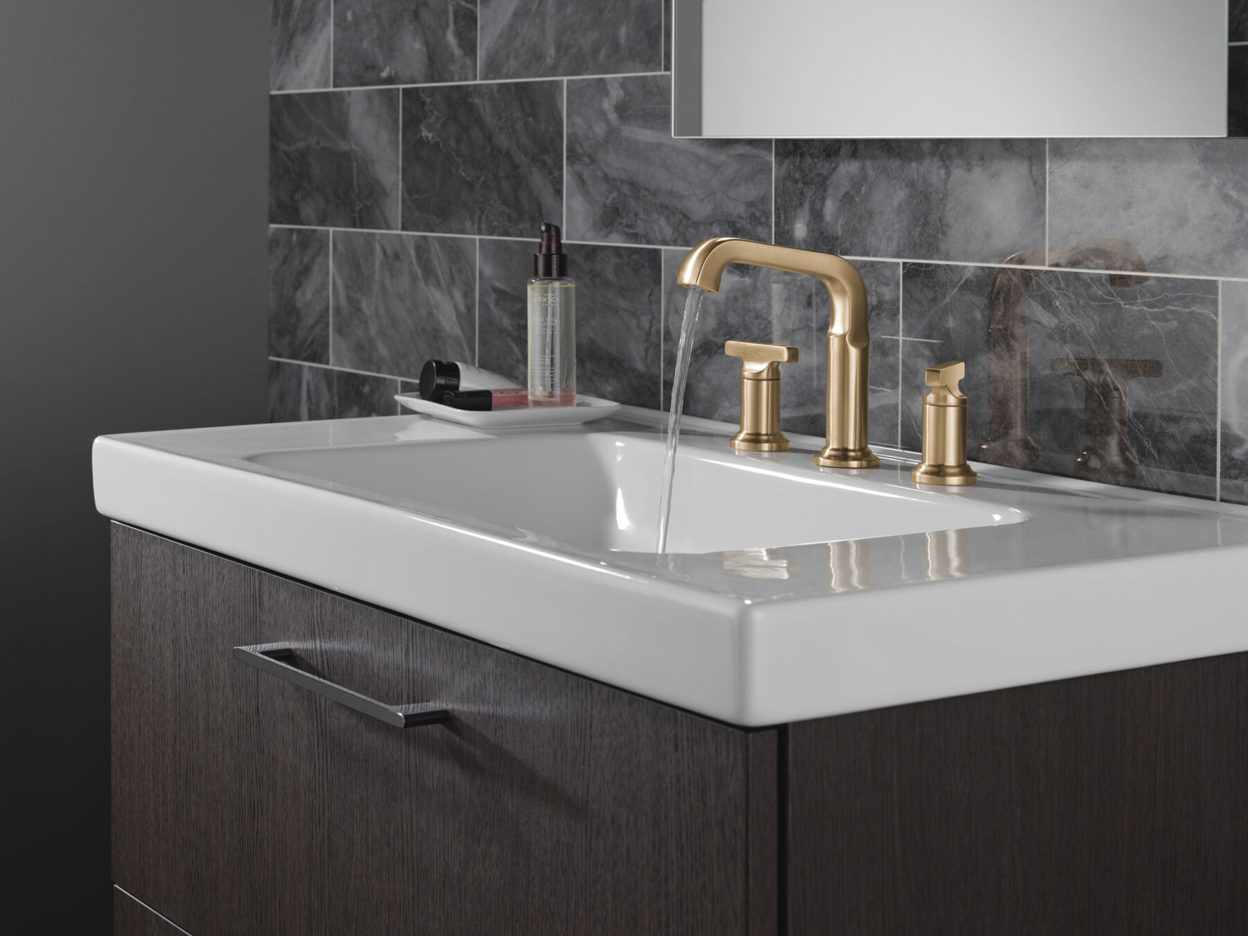 Two Handle Widespread Bathroom Faucet