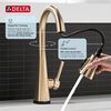 Single-Handle Pull-Down Kitchen Faucet with Touch<sub>2</sub>O&reg; Technology