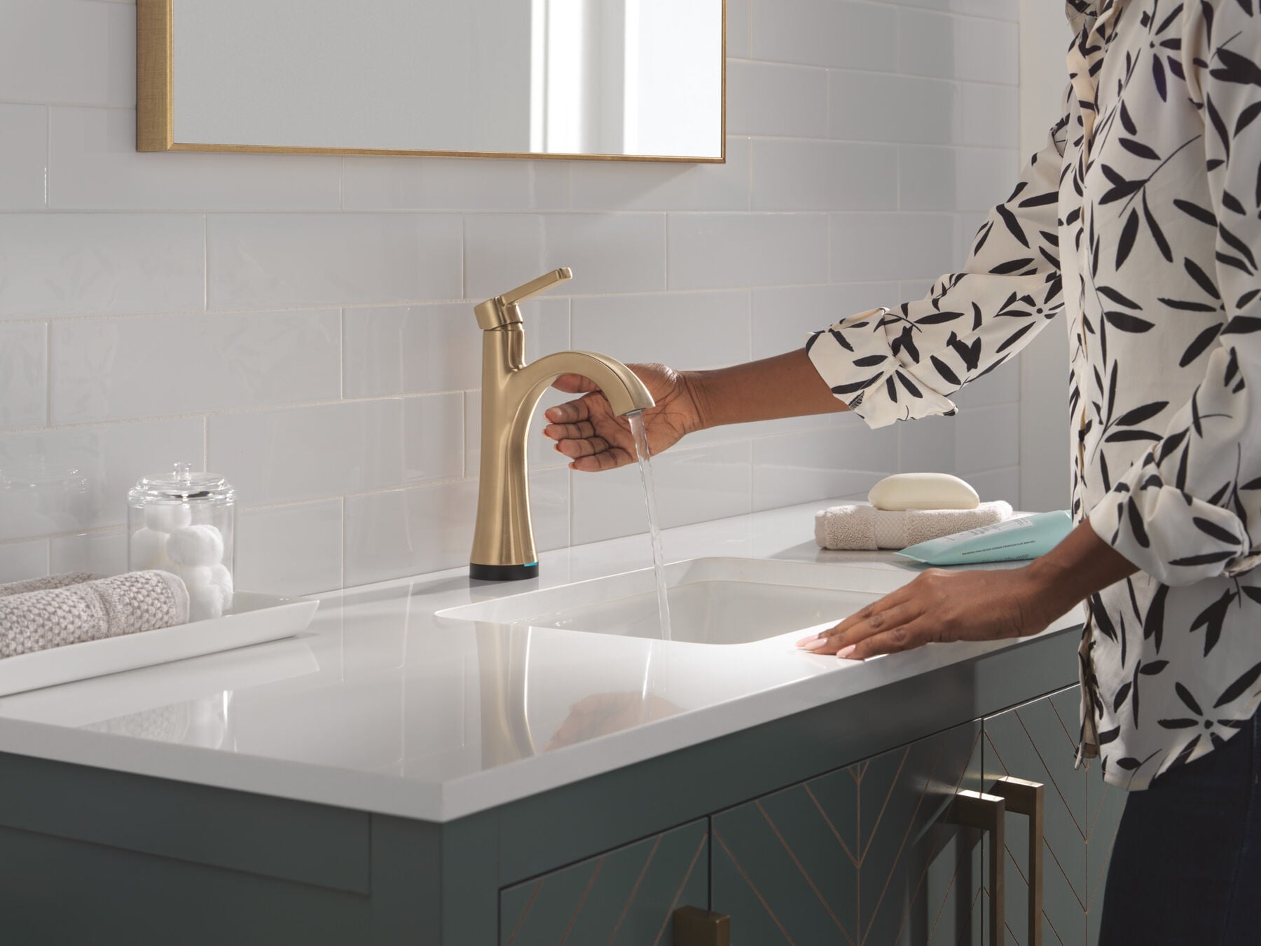 Touch2O Bathroom Faucet with Touchless Technology