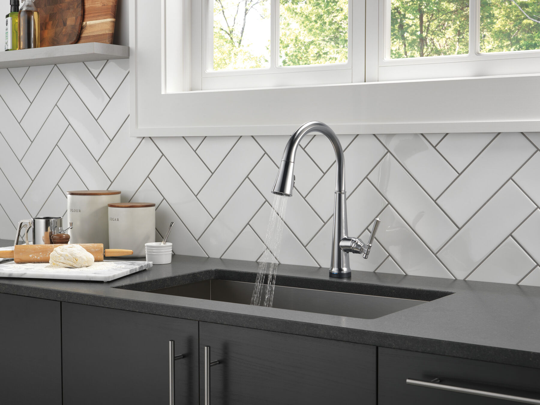 Single Handle Pull-Down Kitchen Faucet with Touch<sub>2</sub>O&reg; Technology