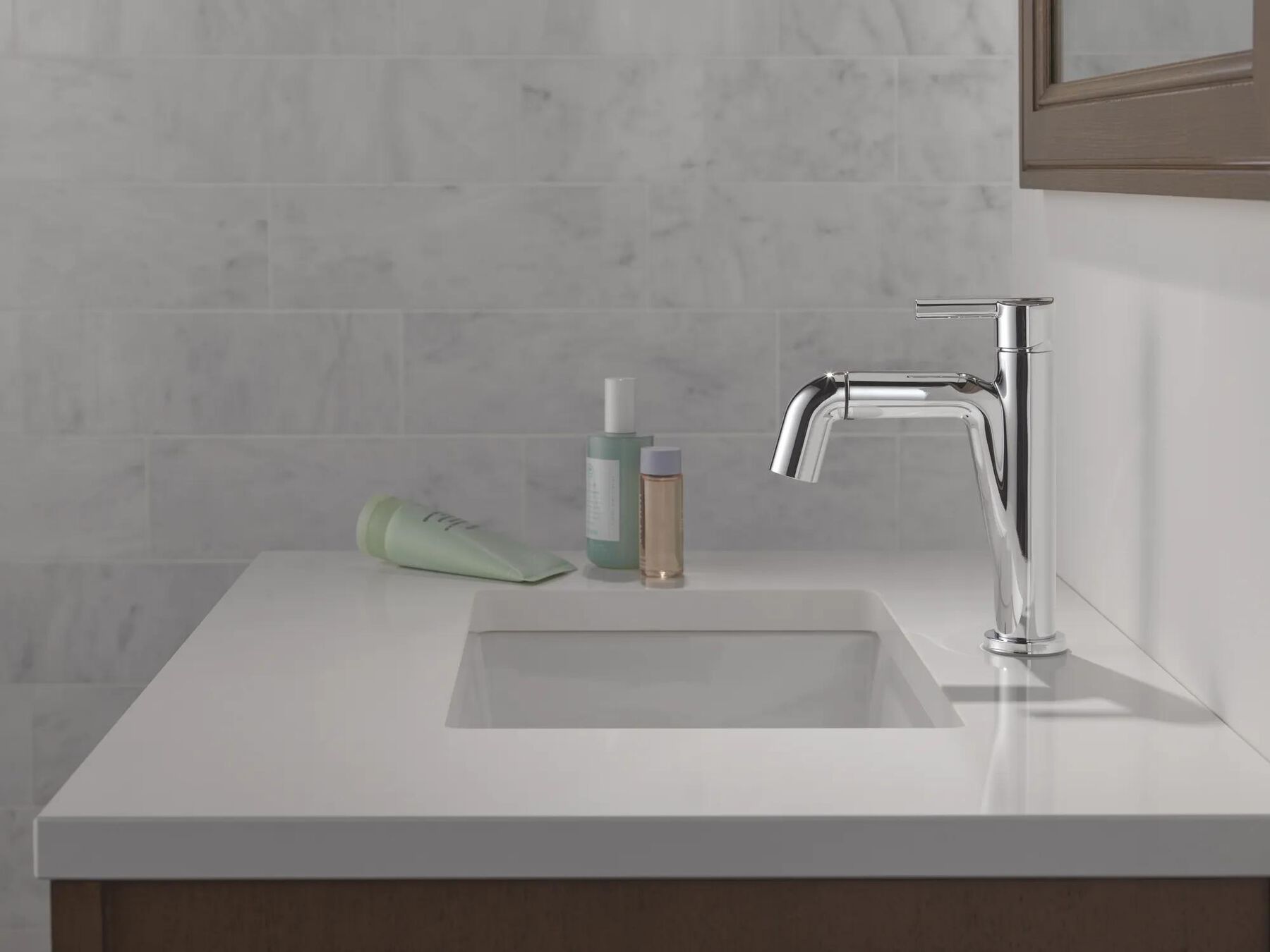 Single Handle Pull-Down Bathroom Faucet