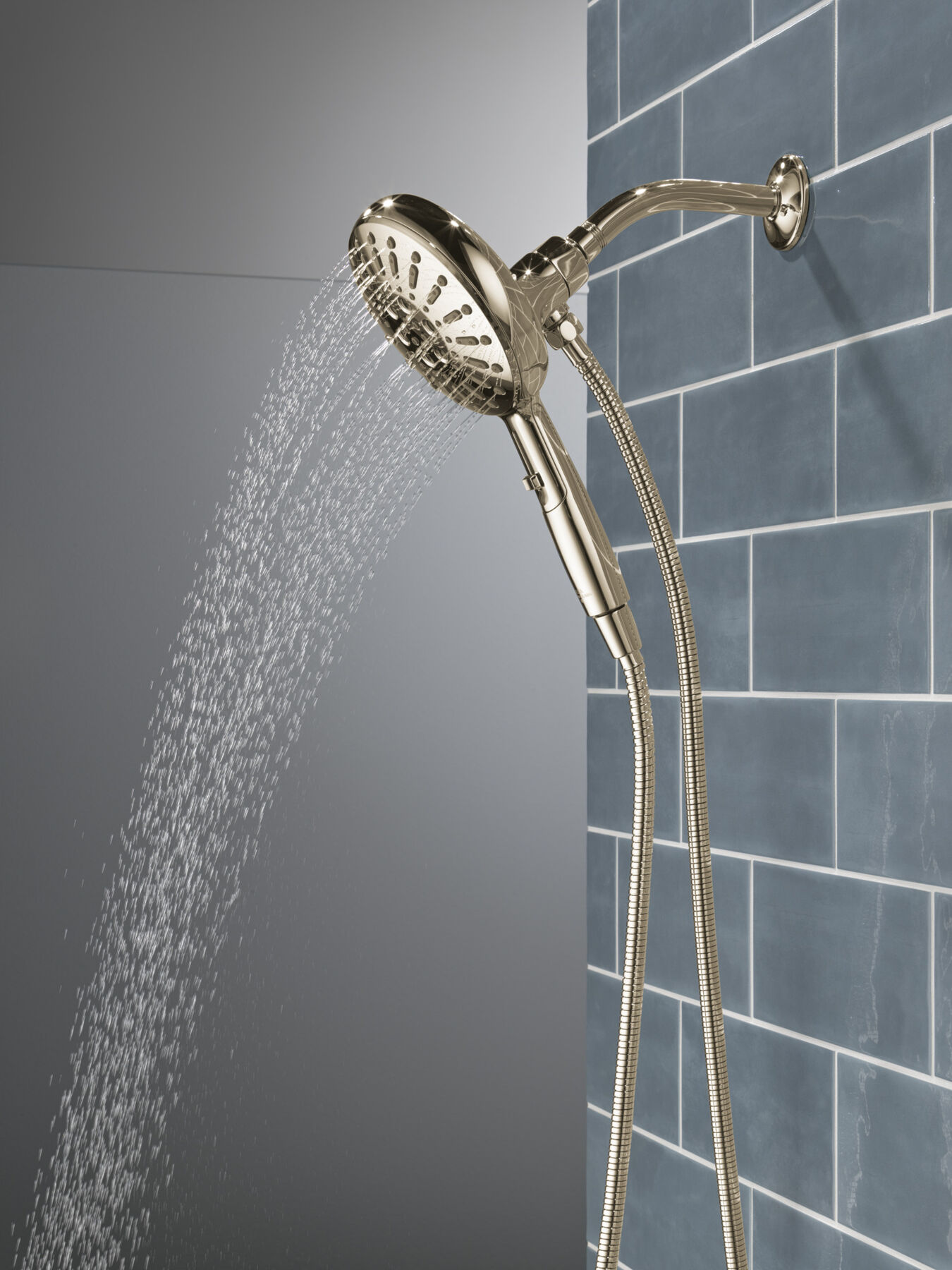7-Setting SureDock&reg; Magnetic Hand Shower