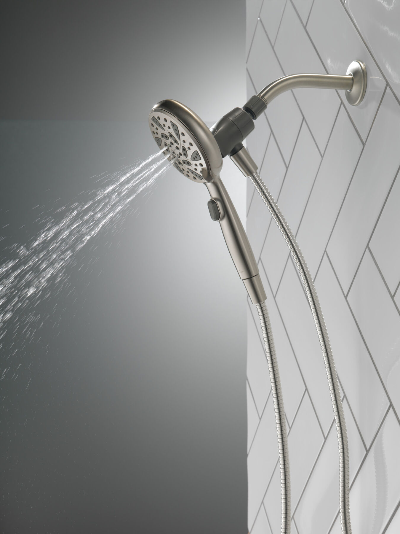 6-Setting SureDock&reg; Magnetic Hand Shower