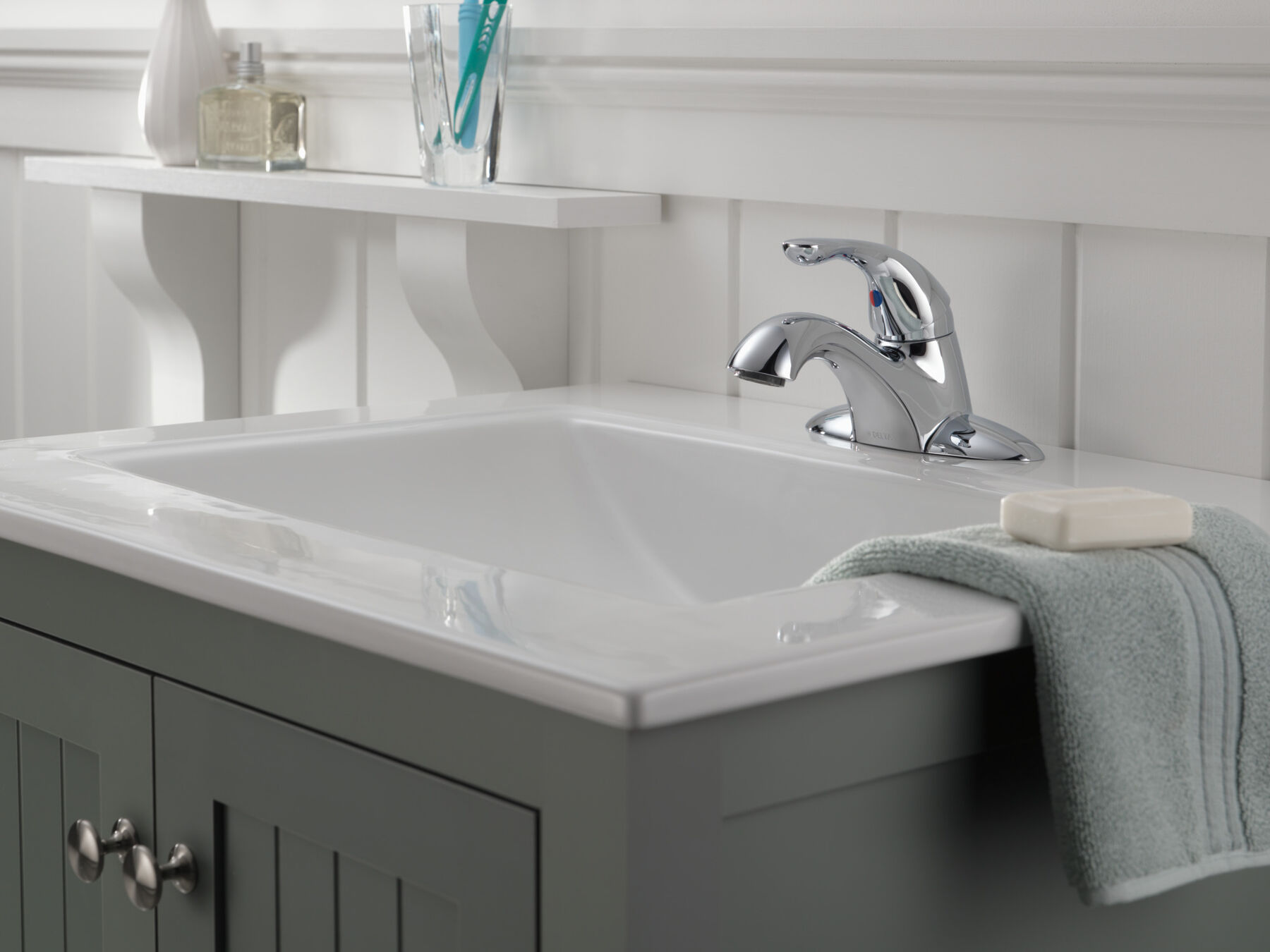 Single Handle Centerset Bathroom Faucet