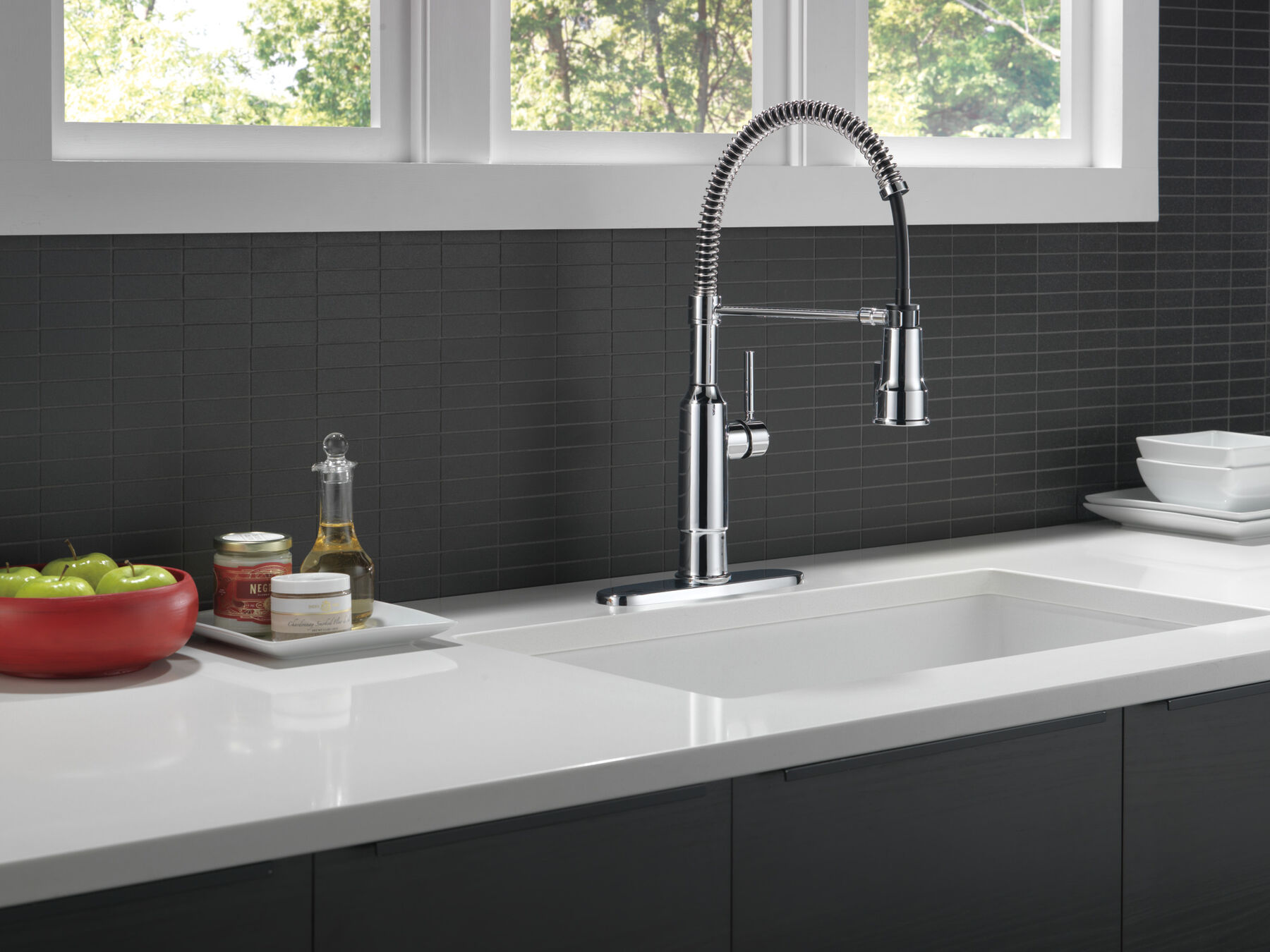 Single-Handle Pull-Down Spring Kitchen Faucet