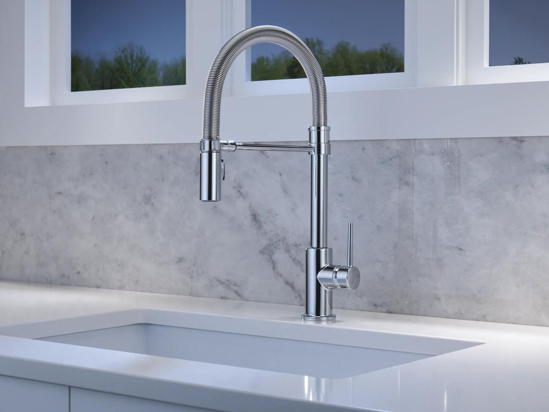 Single-Handle Pull-Down Spring Kitchen Faucet