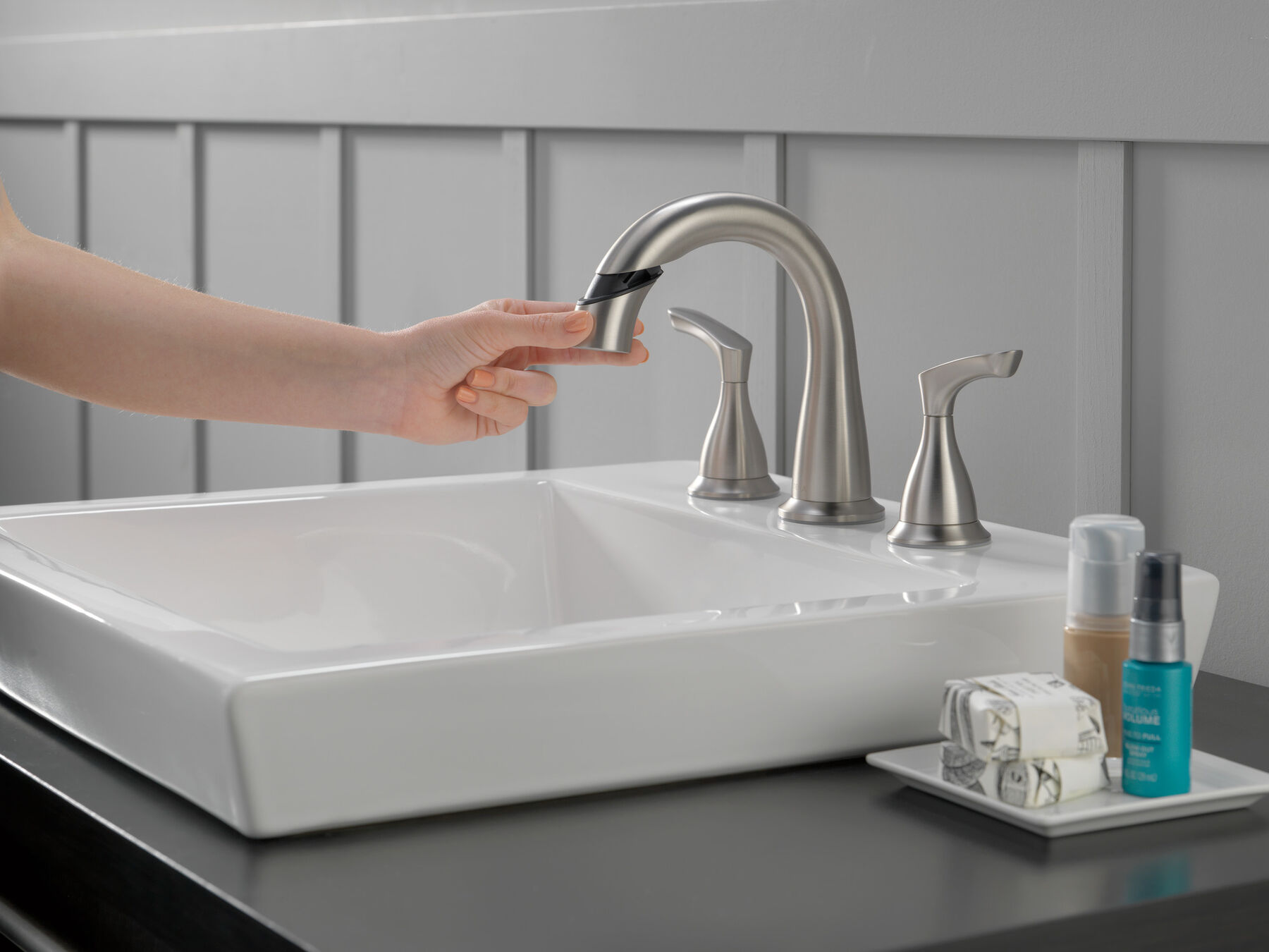 Two Handle Widespread Pull-Down Bathroom Faucet