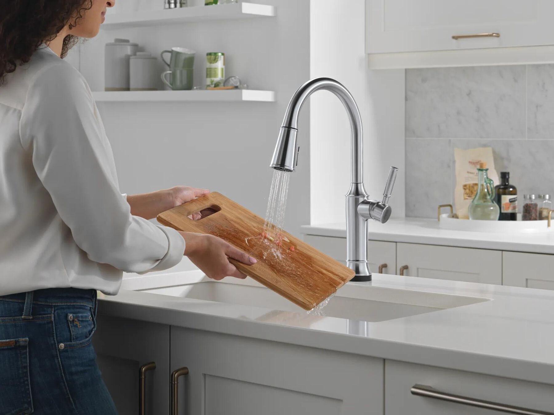 Touch<sub>2</sub>O&reg; Technology Kitchen Faucet with Touchless Technology