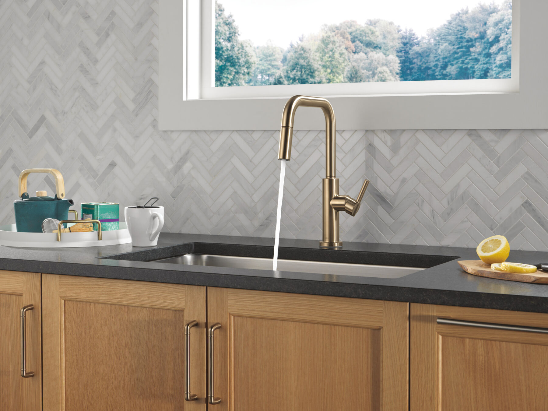 Single Handle Pull-Down Kitchen Faucet