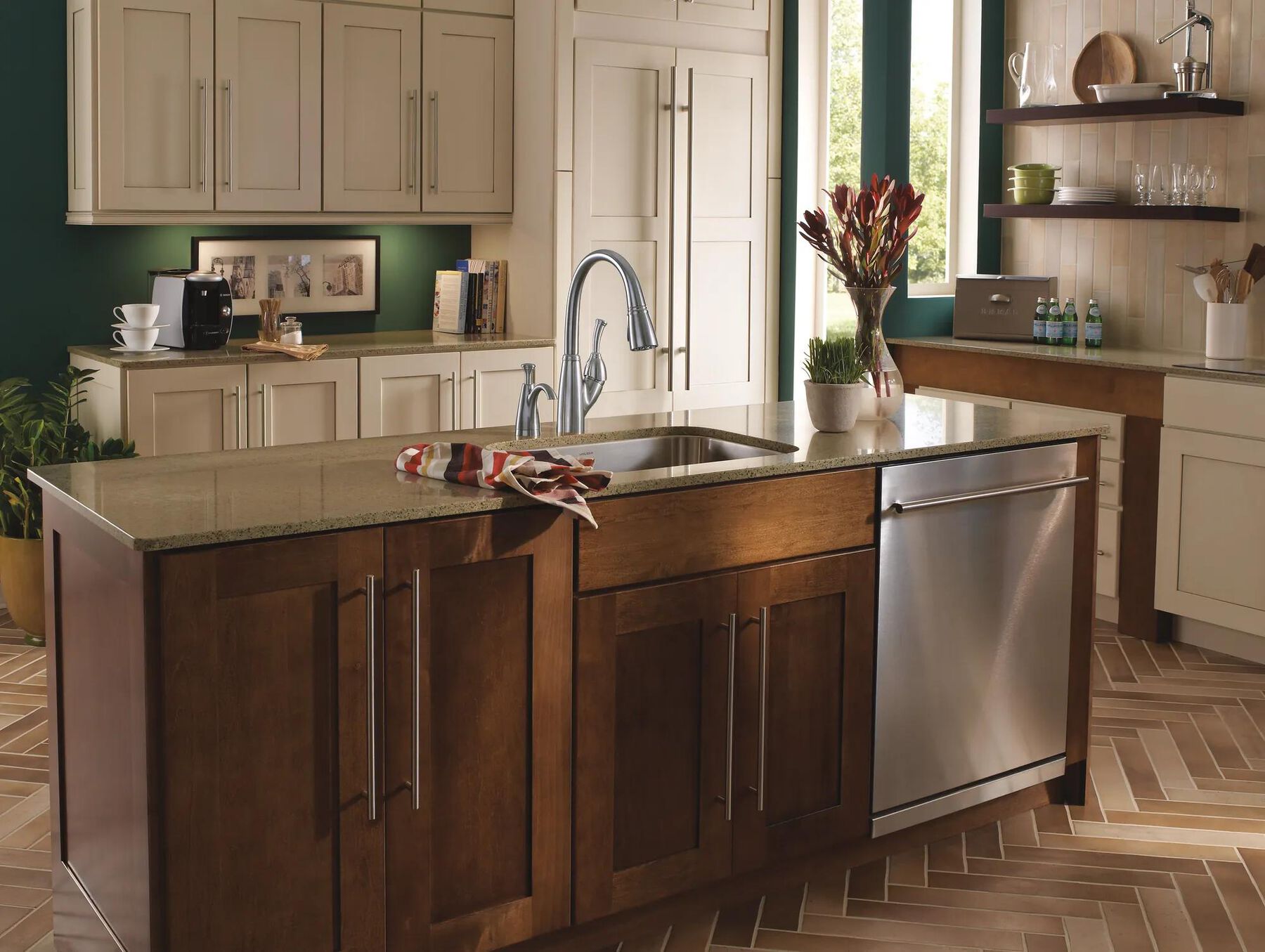 Single Handle Pull-Down Kitchen Faucet