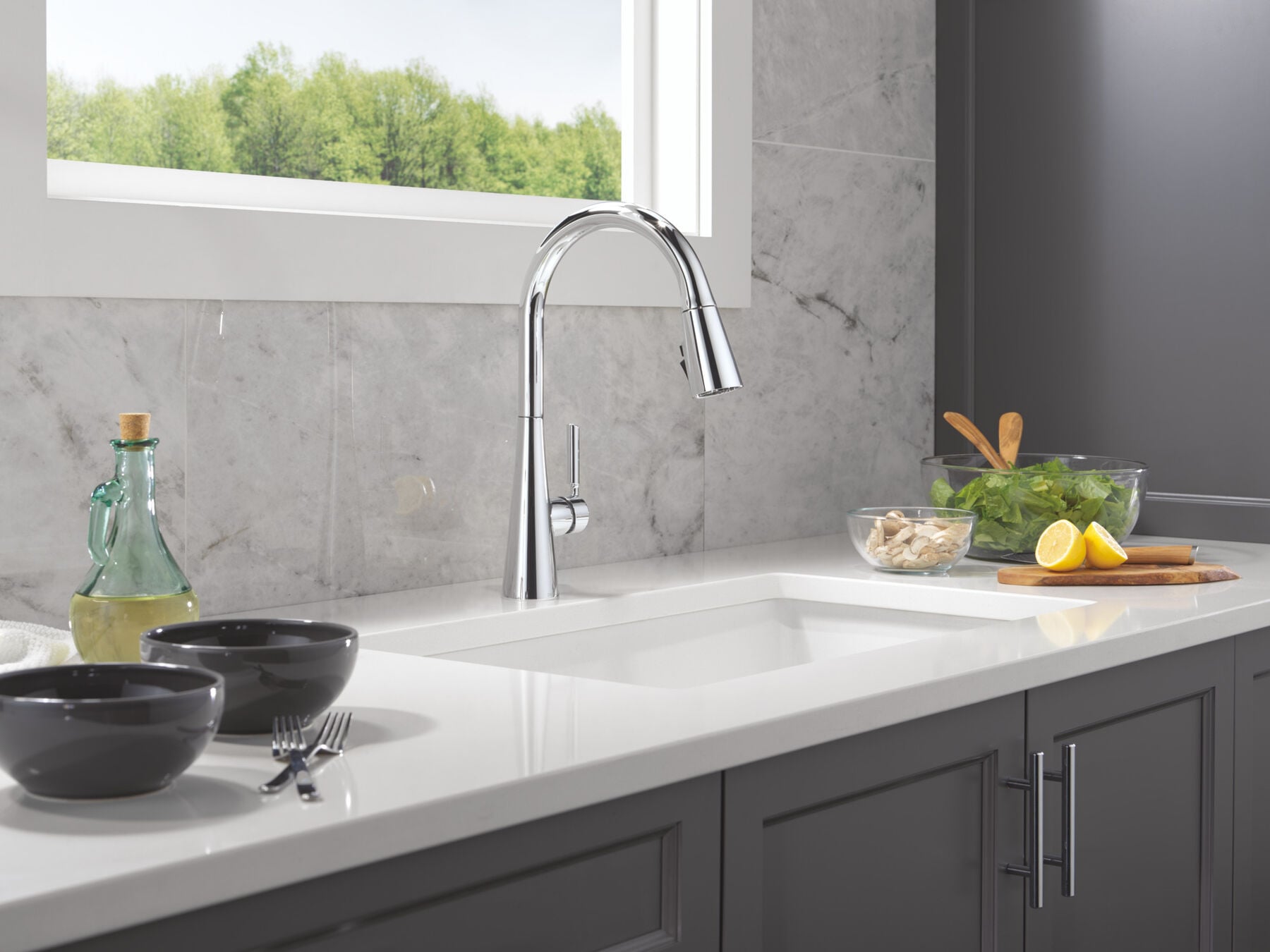 Single Handle Kitchen Pull-Down Faucet