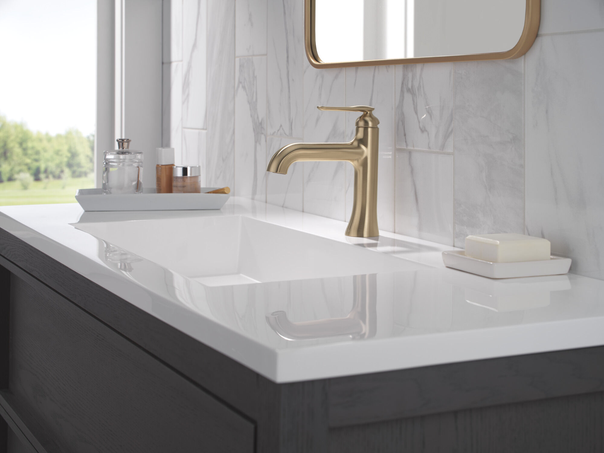 Single Handle Bathroom Faucet in Lumicoat® Champagne Bronze 545-CZ