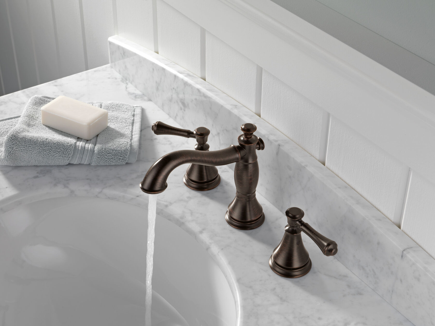 Two Handle Widespread Bathroom Faucet