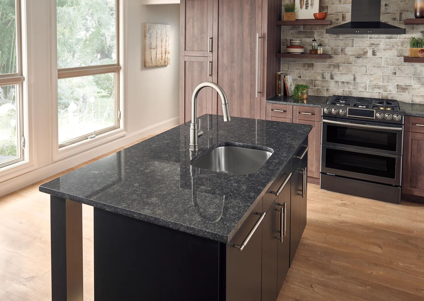 Single Handle Pull-Down Kitchen Faucet