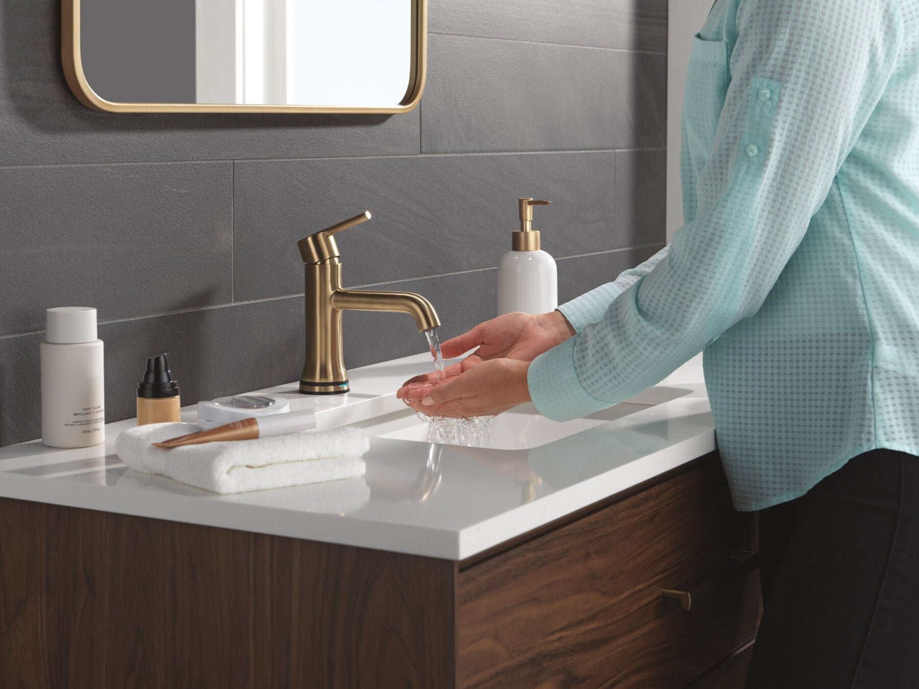 Touch2O Bathroom Faucet with Touchless Technology