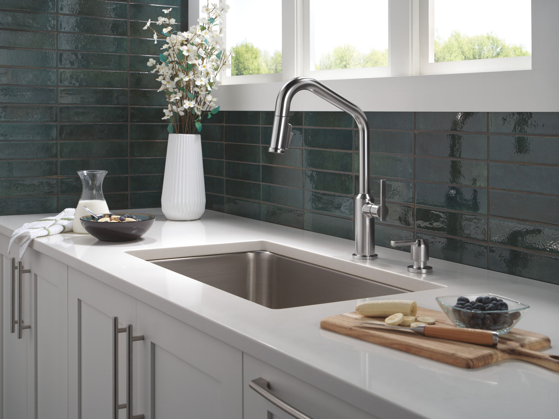 Single Handle Pull-Down Kitchen Faucet