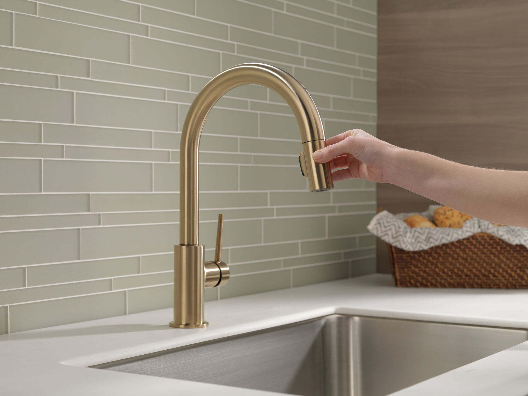 Single Handle Pull-Down Kitchen Limited Swivel