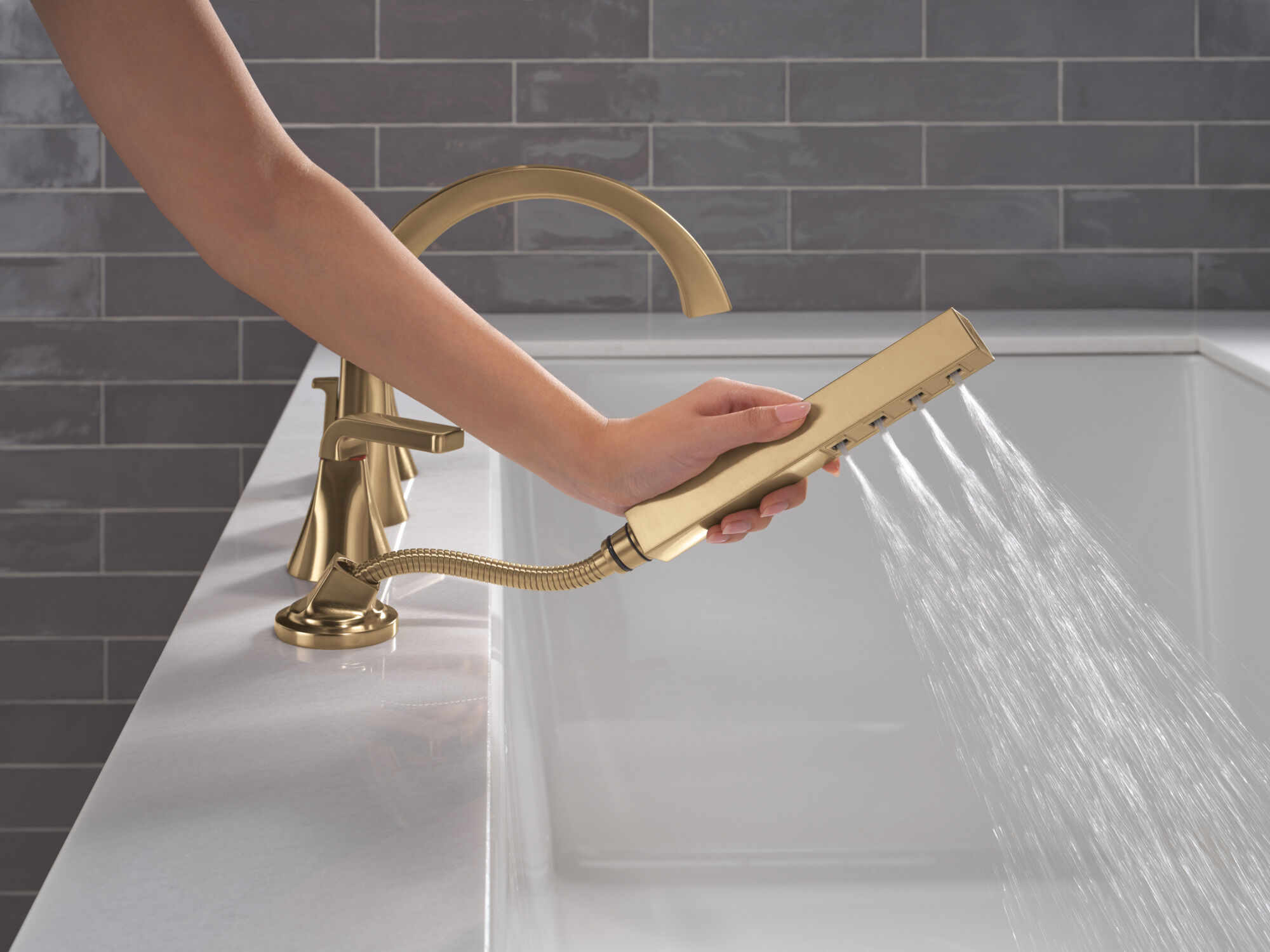 D.Nダルベロ Roman Tub Trim with Hand Shower in Champagne Bronze T4762-CZ