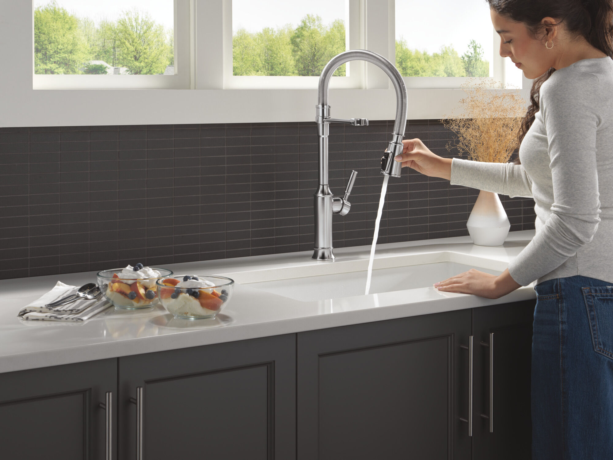 Single-Handle Pull-Down Spring Kitchen Faucet in Lumicoat® Arctic