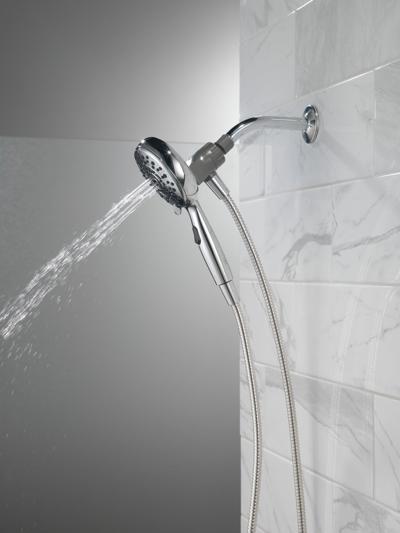 6-Setting SureDock&reg; Magnetic Hand Shower
