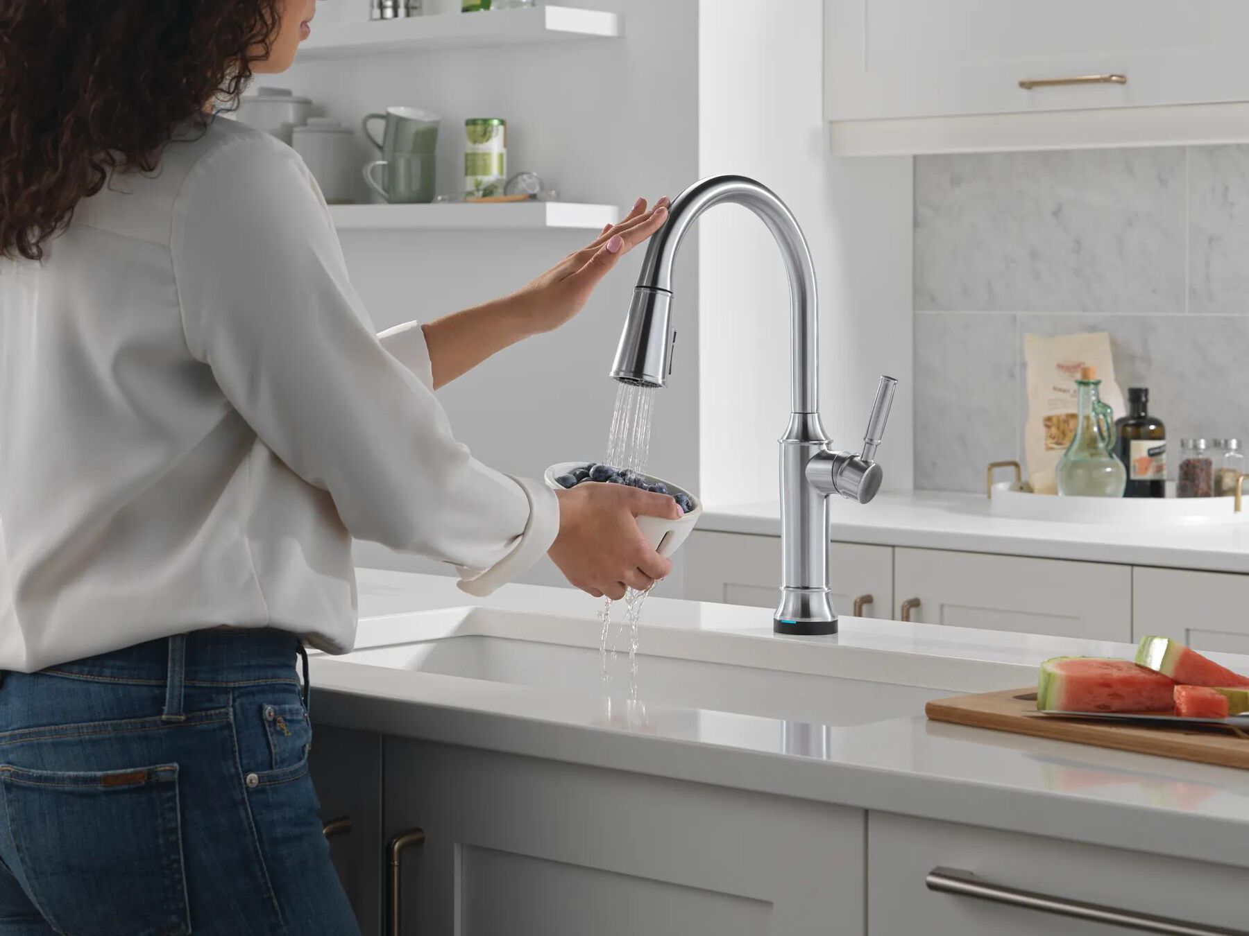 Touch<sub>2</sub>O&reg; Technology Kitchen Faucet with Touchless Technology
