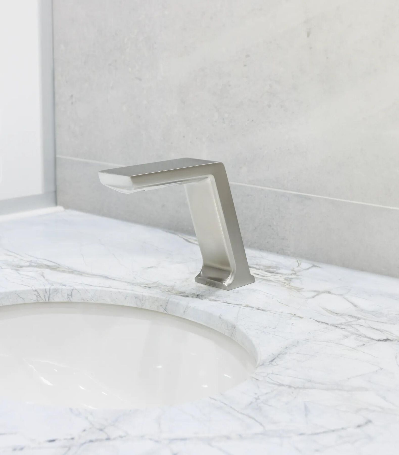 Contrasta&trade; Electronic Lavatory Faucet with Proximity Sensing Technology - Hardwire Operated,  0.35GPM