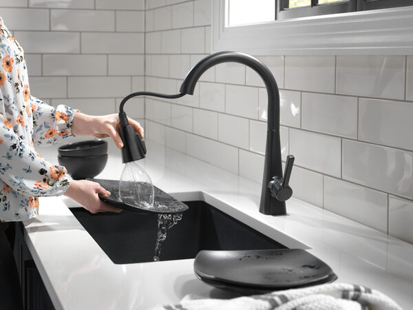 Grifo Cocina Delta 19802Z-BL-DST Monomando Extraíble Negro Mate Con ShieldSpray