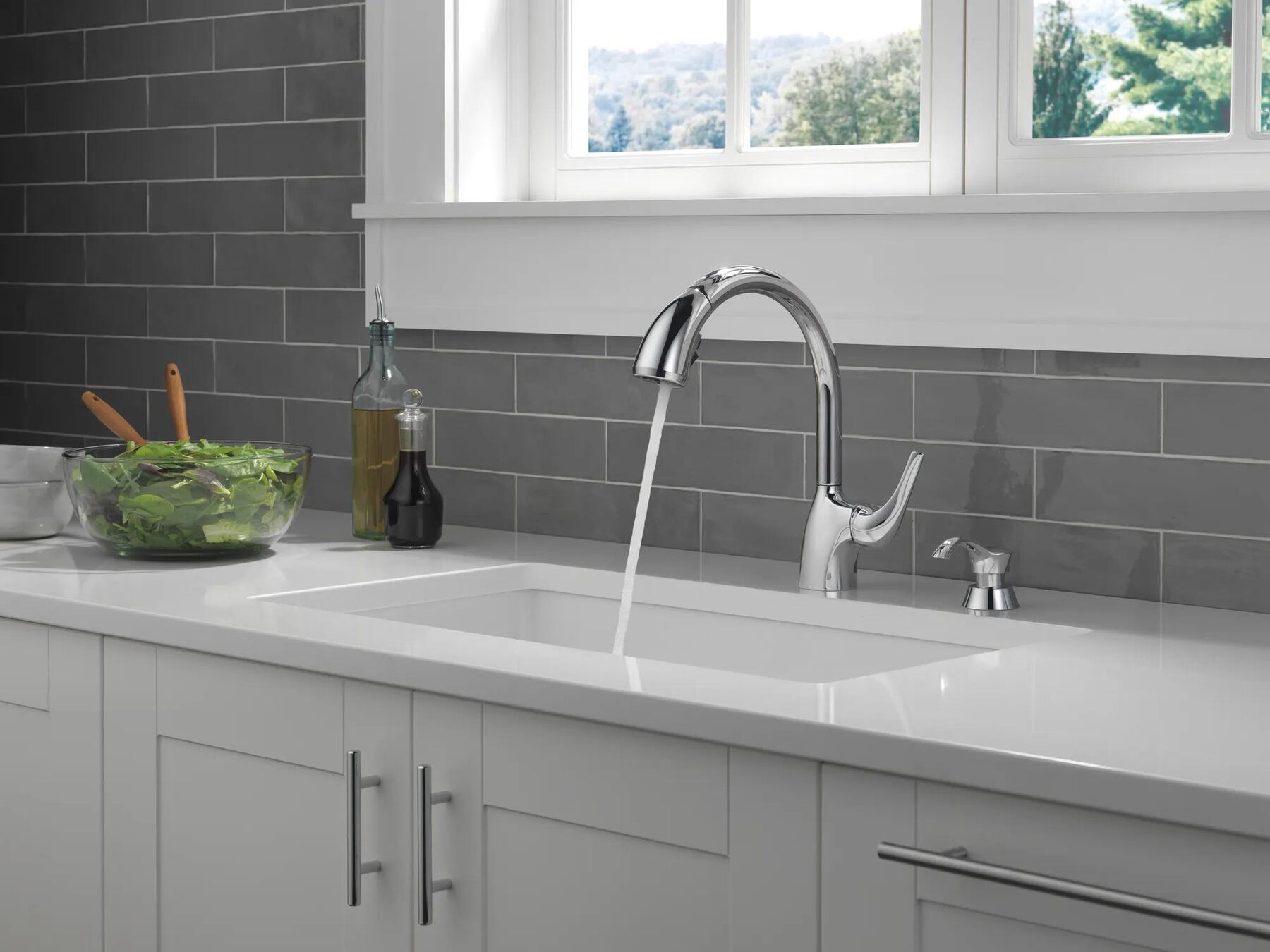 Single Handle Pull-Out Kitchen Faucet
