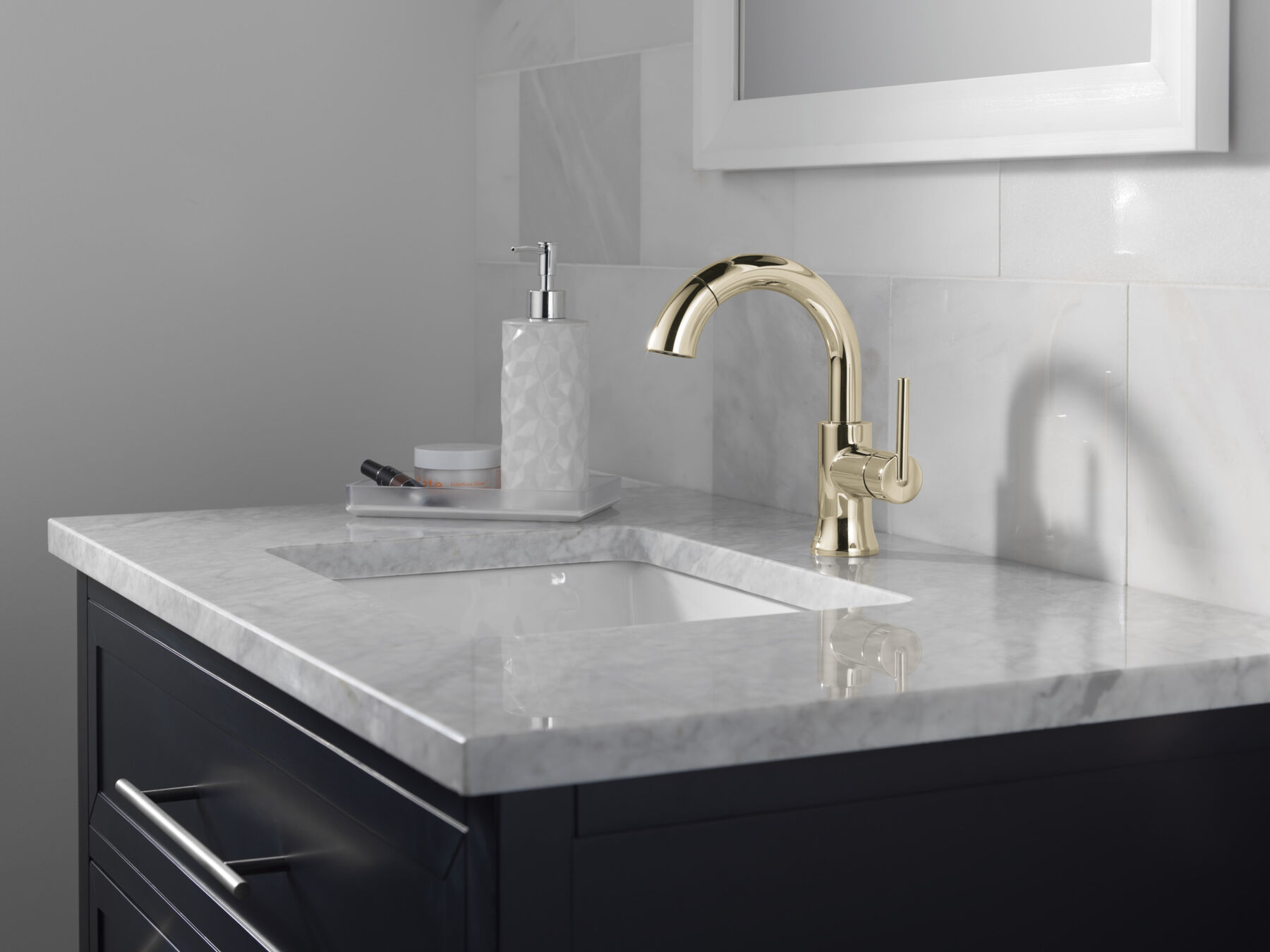 Single Handle Pull-Down Bathroom Faucet