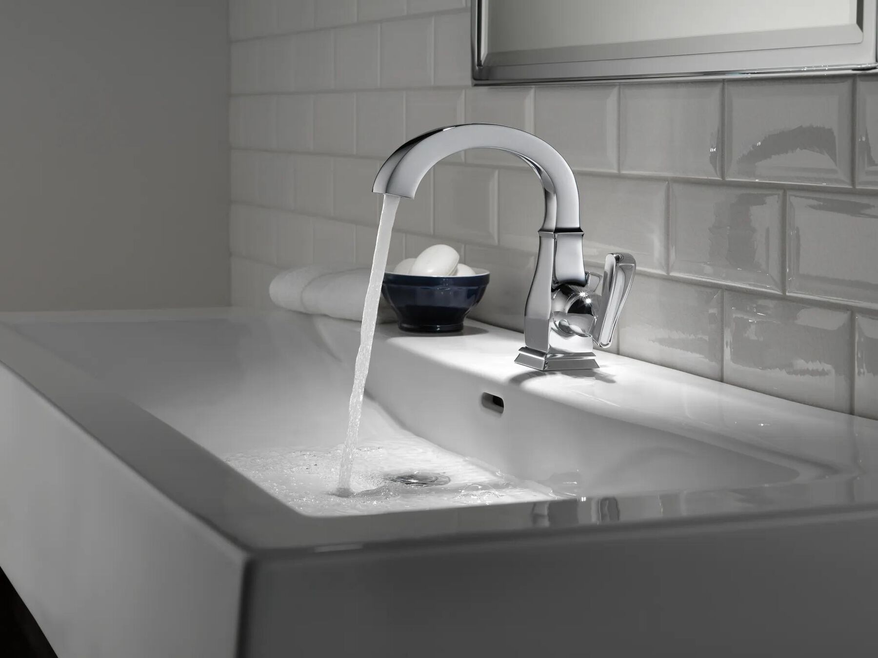 Single Handle Bathroom Faucet