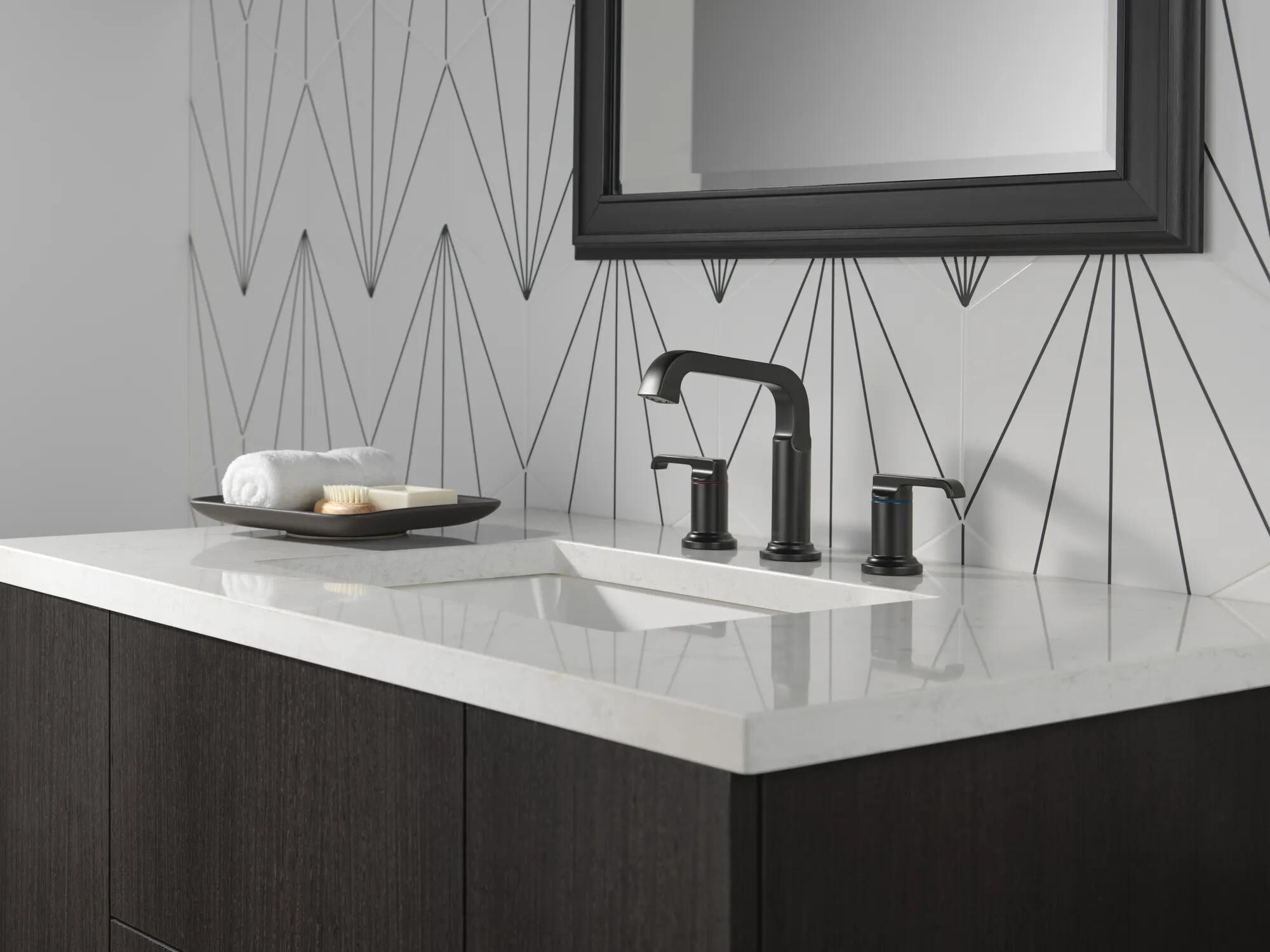 Two Handle Widespread Bathroom Faucet in Matte Black 35589-BL-DST