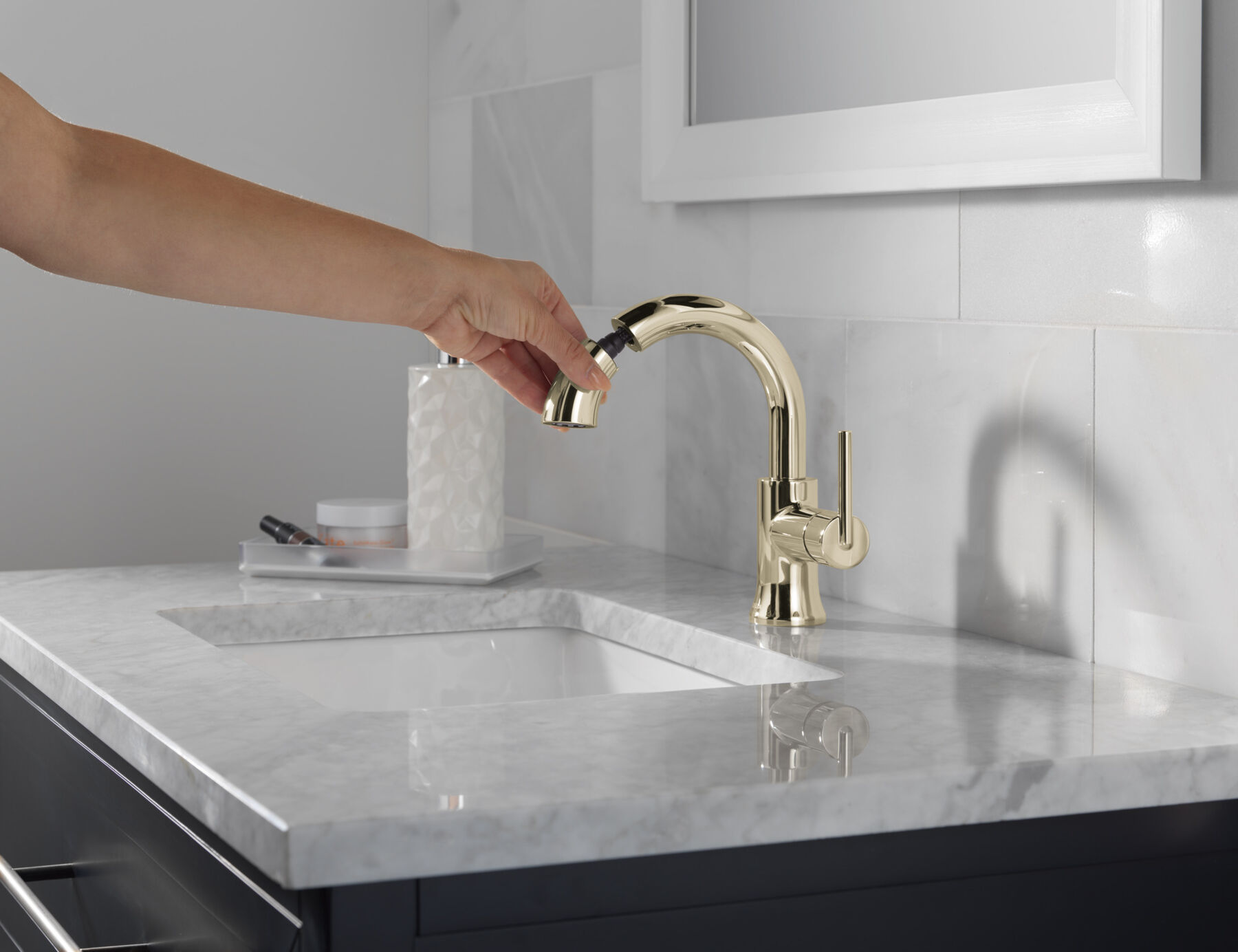 Single Handle Pull-Down Bathroom Faucet