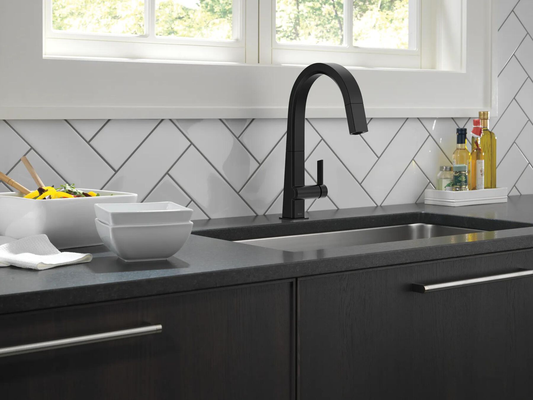 Single Handle Pull-Down Kitchen Faucet