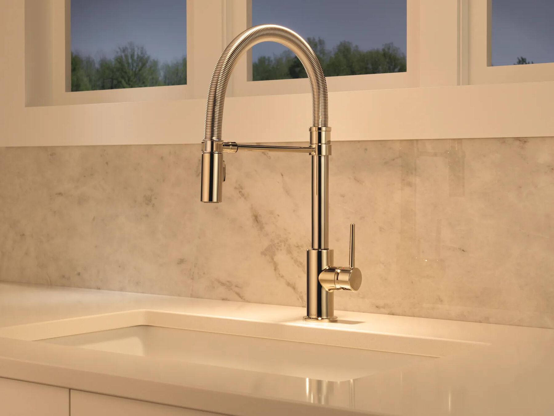 Single-Handle Pull-Down Spring Kitchen Faucet