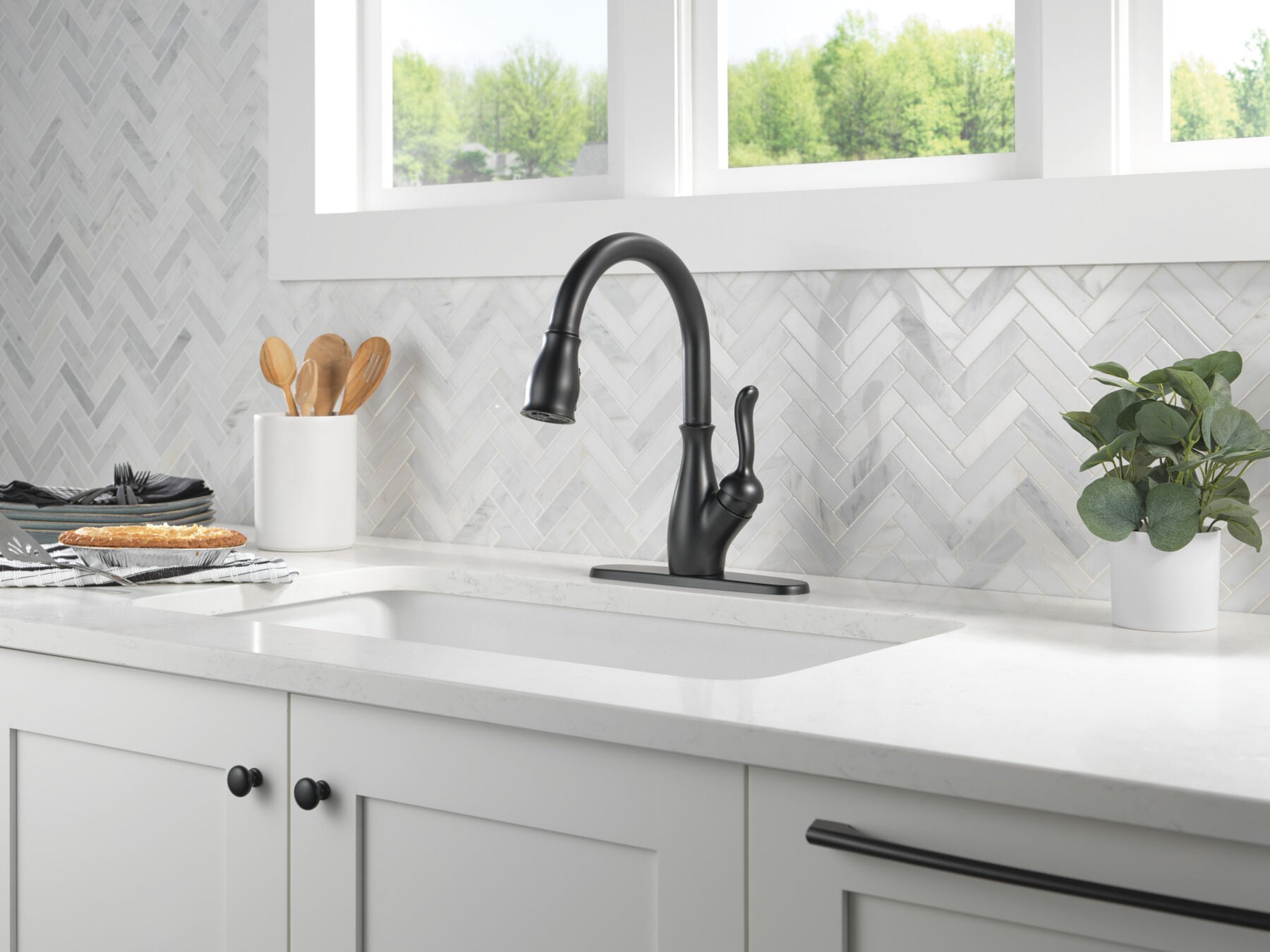 Single Handle Pull-Down Kitchen Faucet With ShieldSpray&reg; Technology